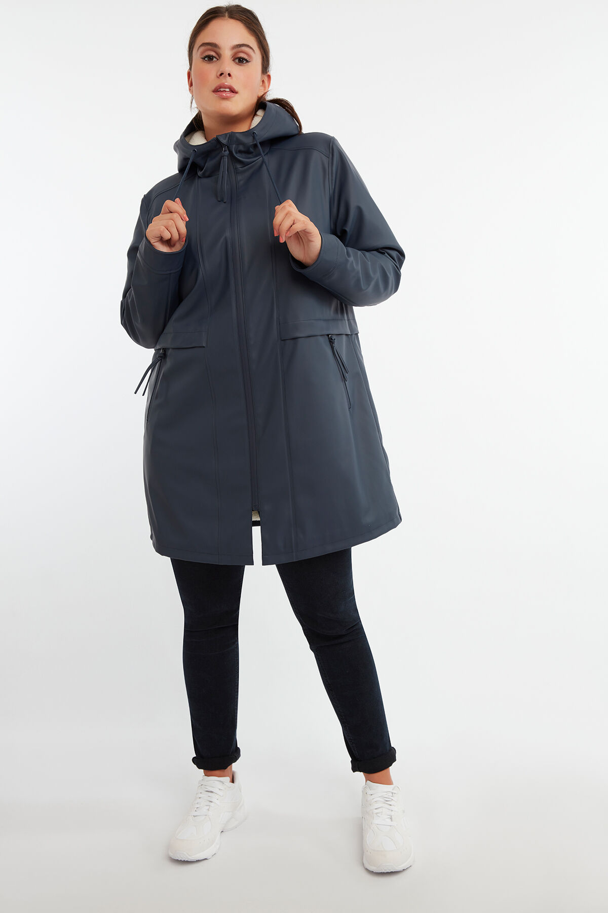 Regenmantel mit Teddyfutter image number 4