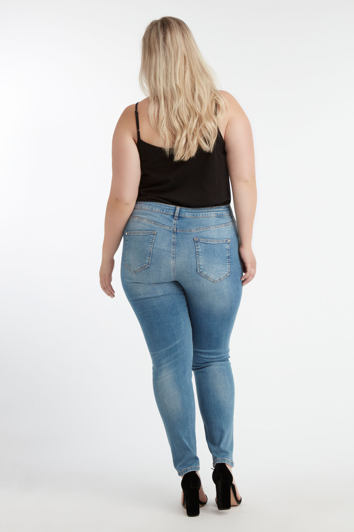 Jeans mit Pailletten image number 4