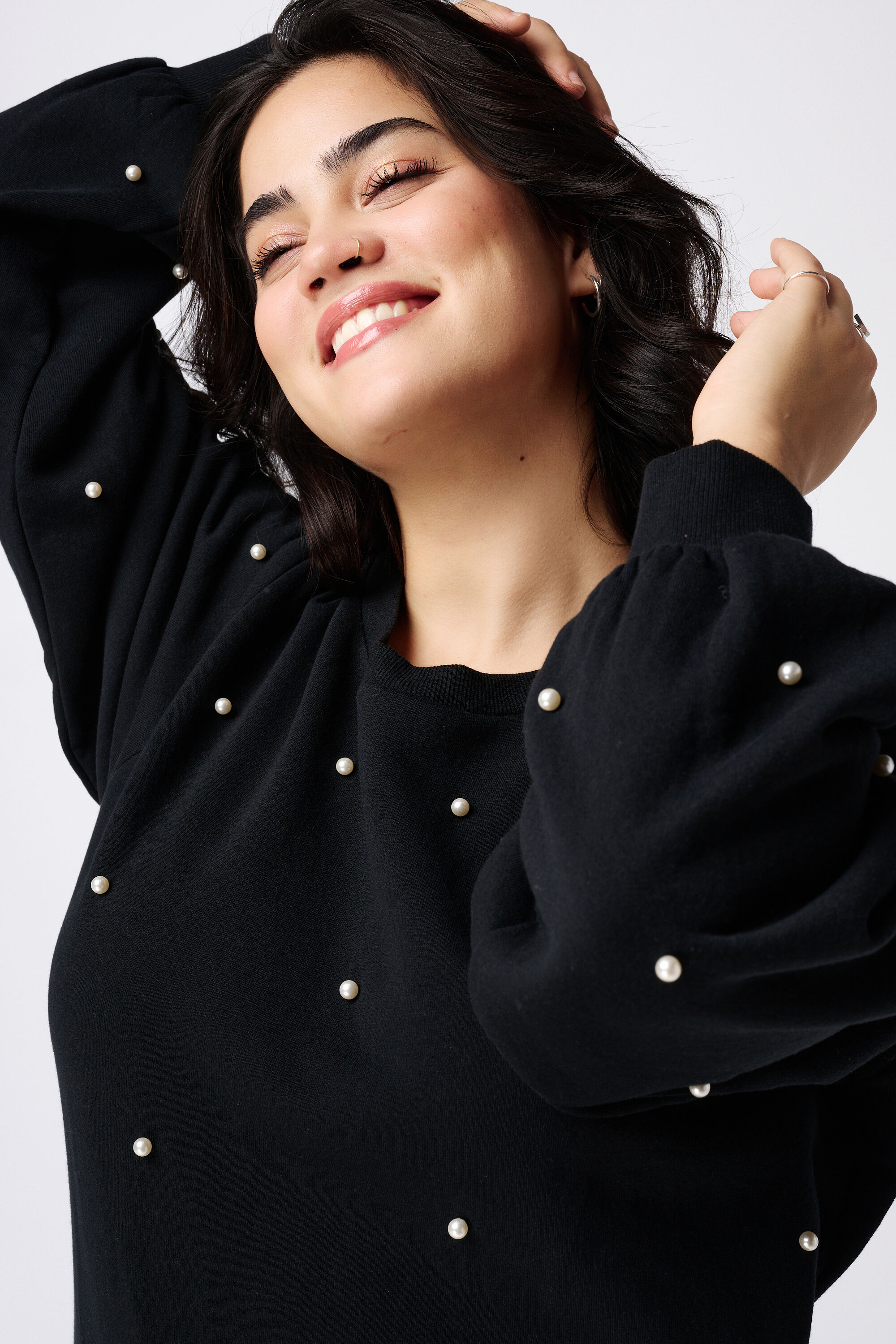 Pullover mit Perlen image number 4