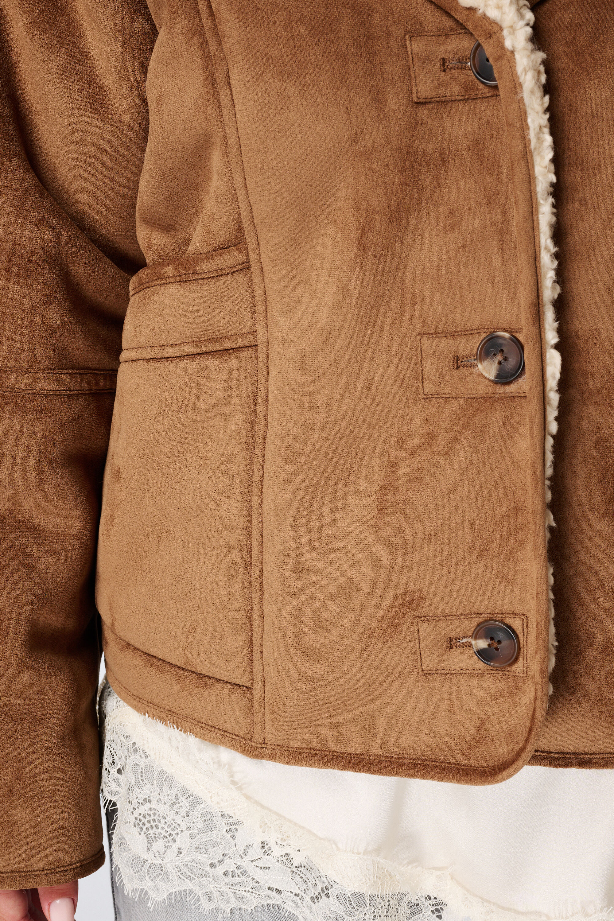 Jacke in Velourslederoptik mit Teddykragen image number 6