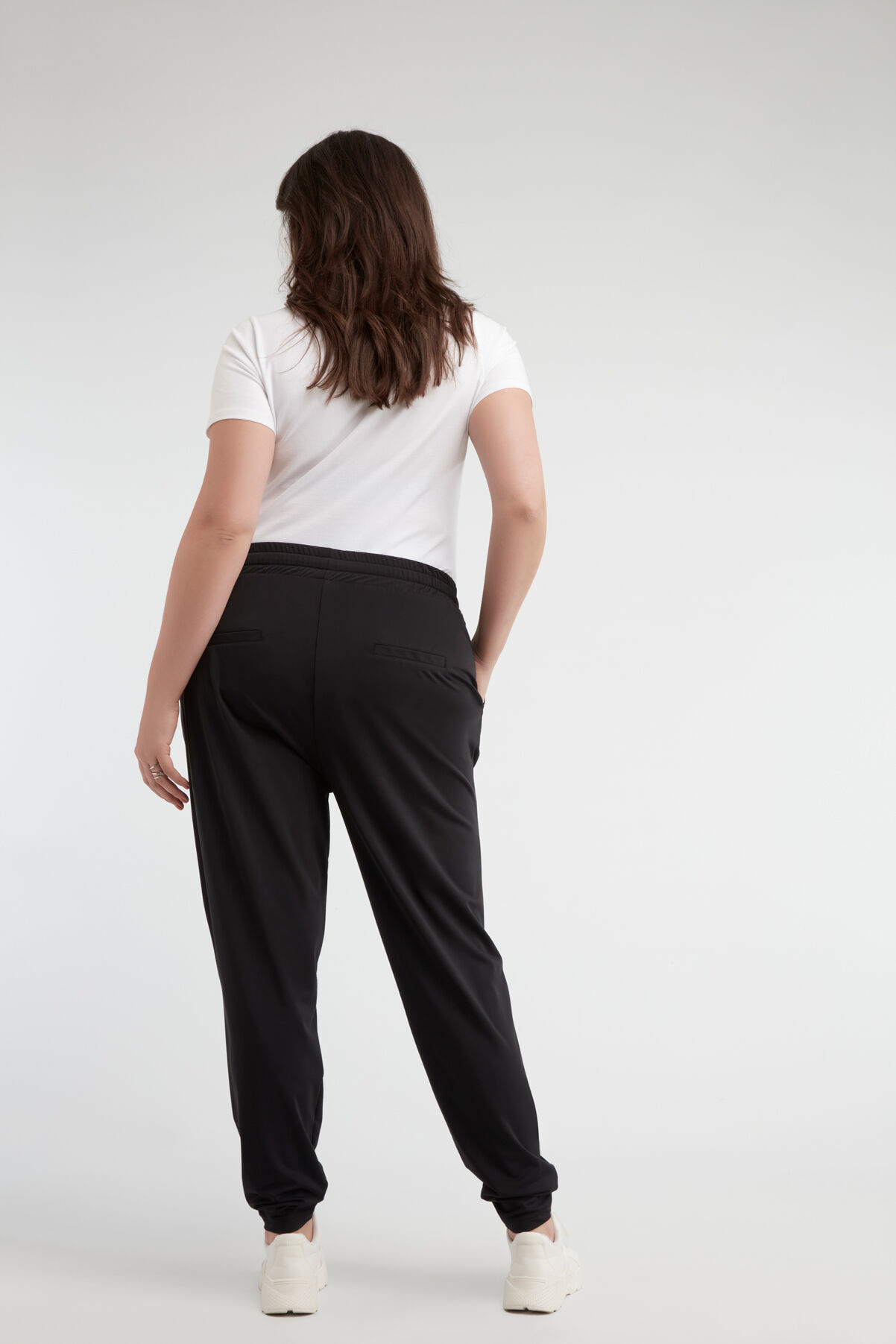 Hose in lockerer Passform image number 4