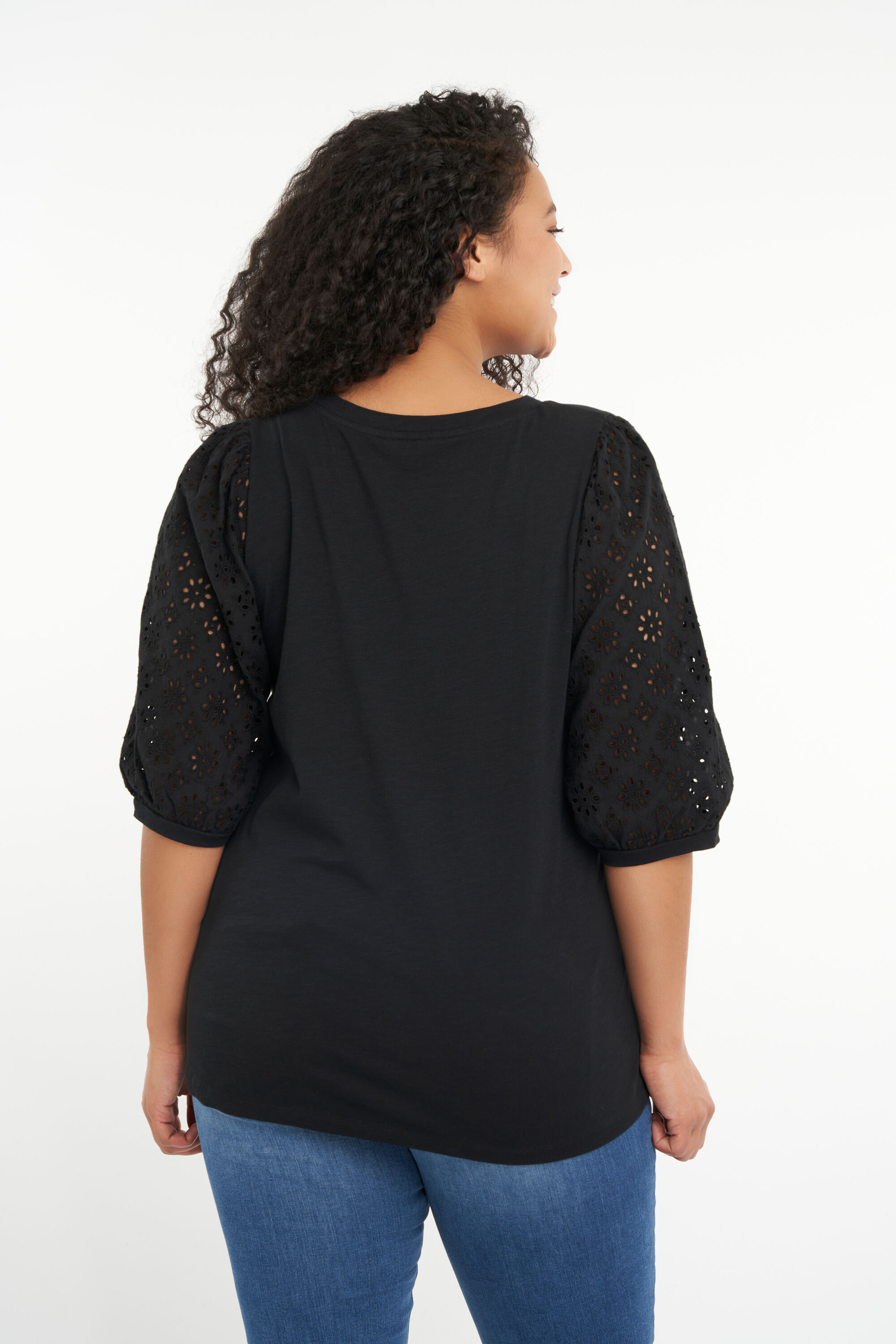 Top mit Stickerei image number 4