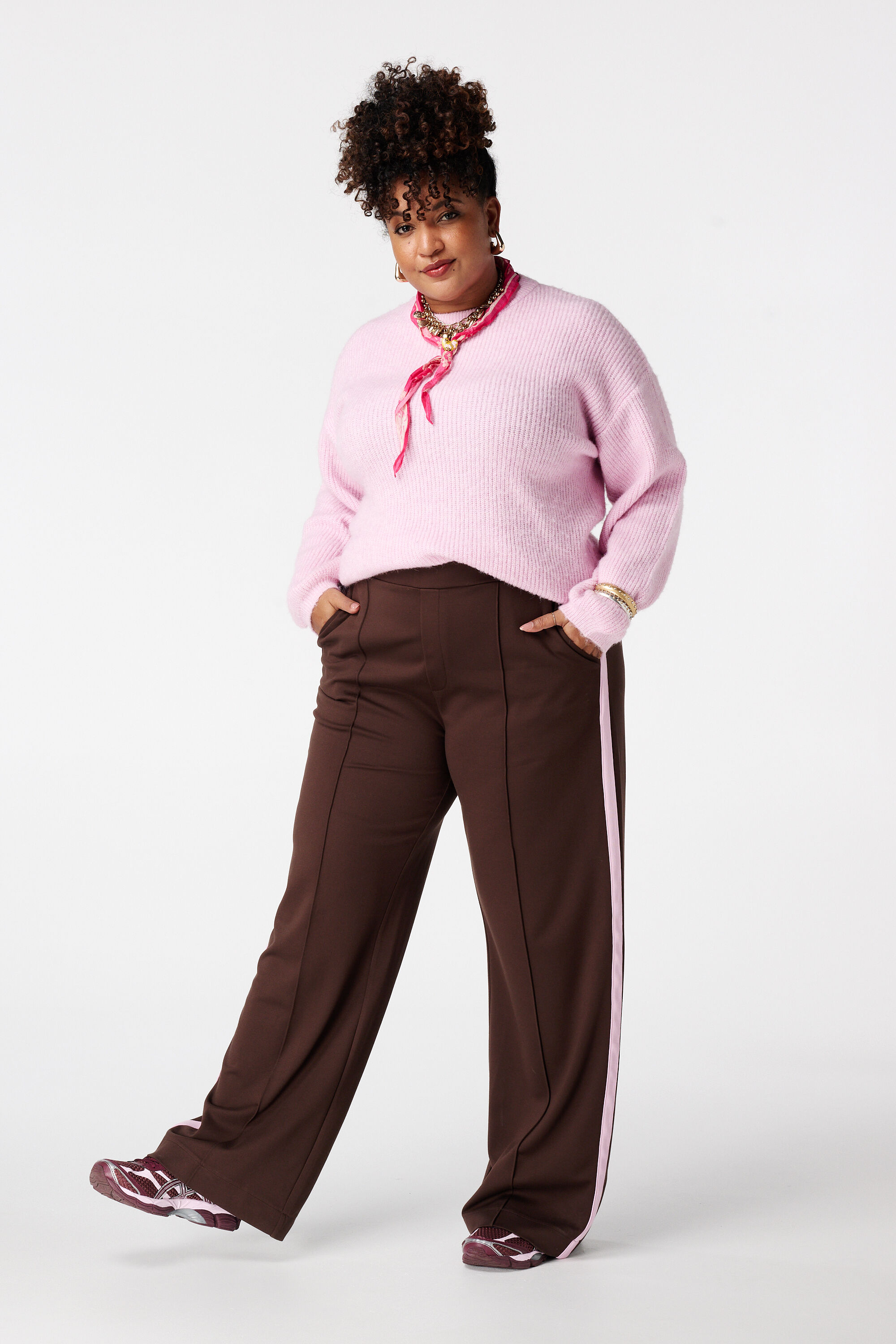 Hose mit rosa Seitenstreifen