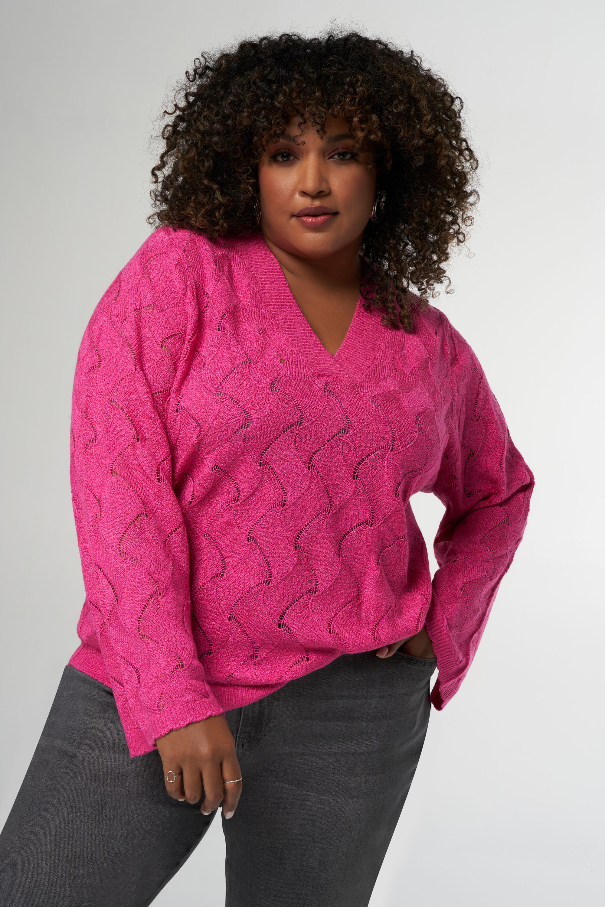 Gestrickter Pullover mit V-Ausschnitt image number 5