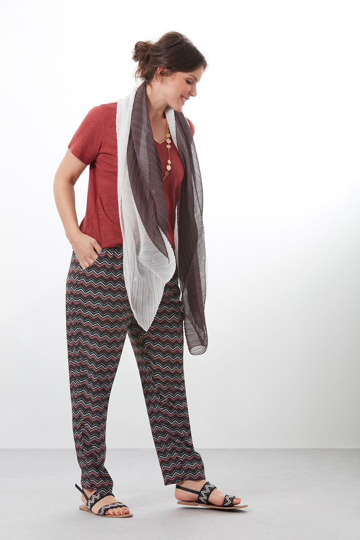 Schal im Plissee-Design image number 0