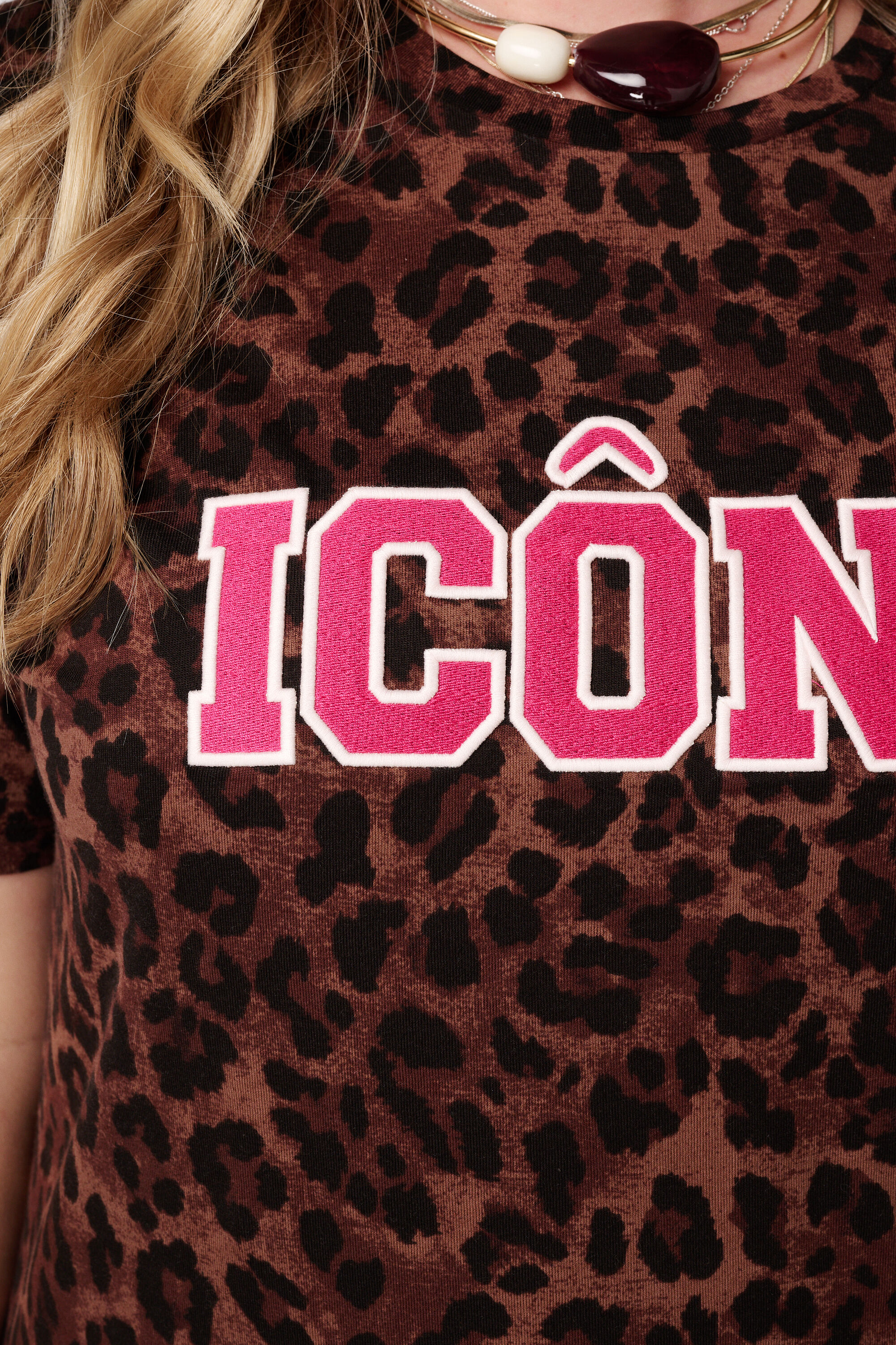 T-Shirt mit Tierprint image number 6