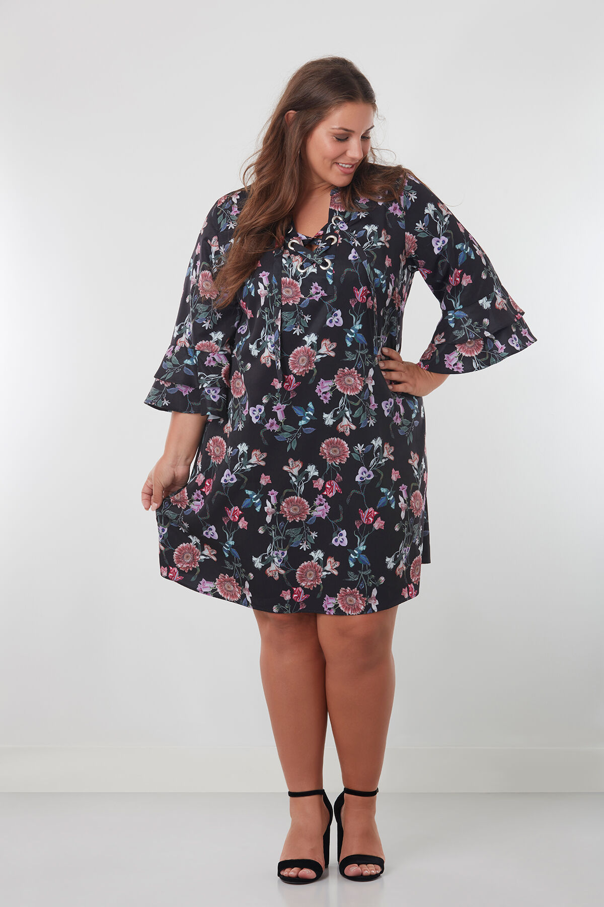 Kleid mit Blumenmuster image number 3