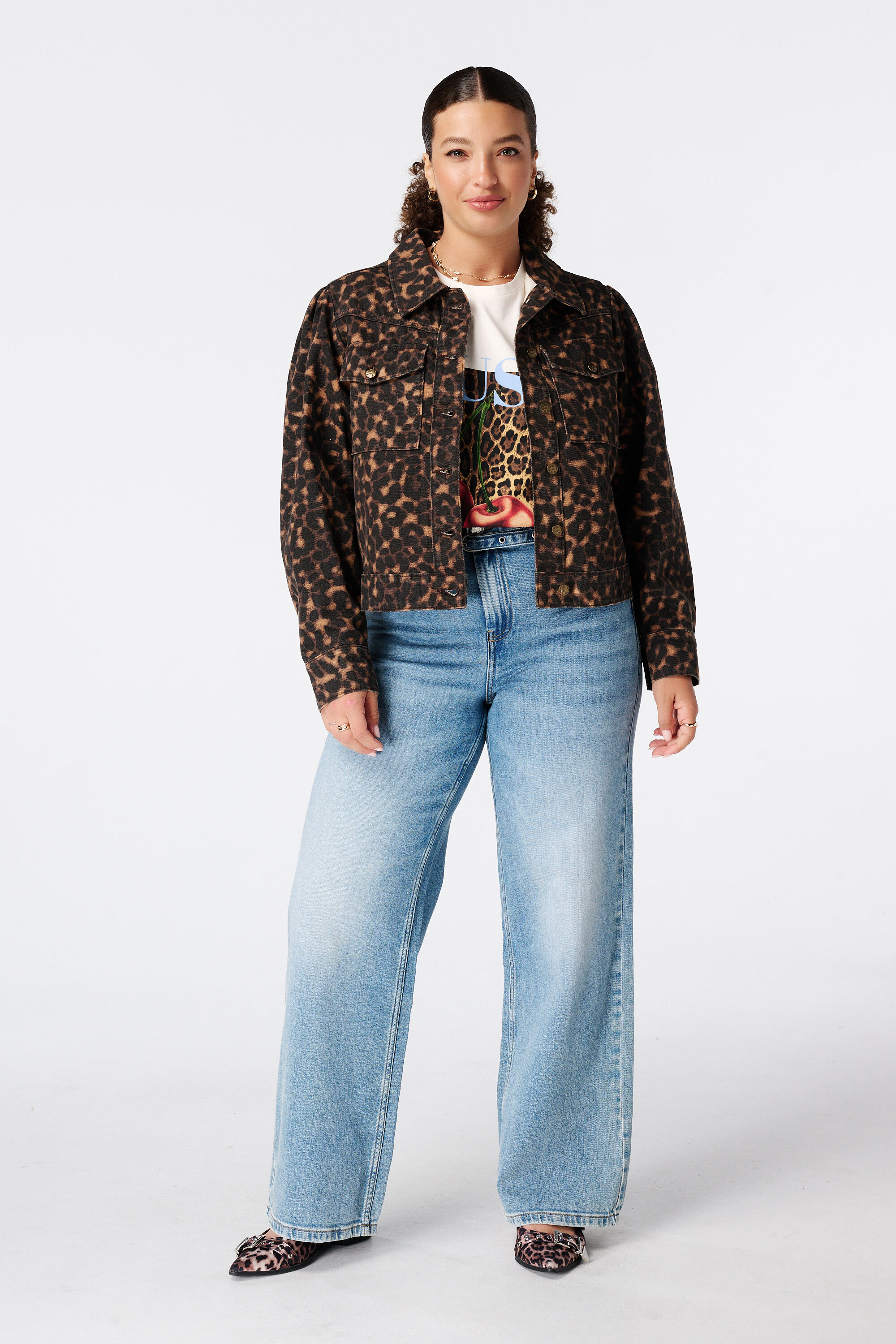 Jeansjacke mit Animalprint image number 5