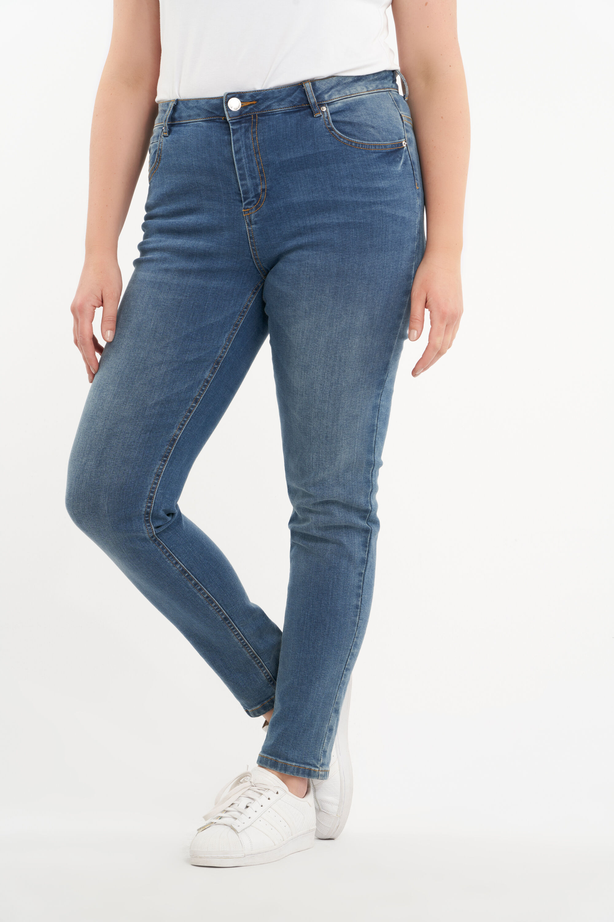 IRIS Slim-Leg Jeans image number 0