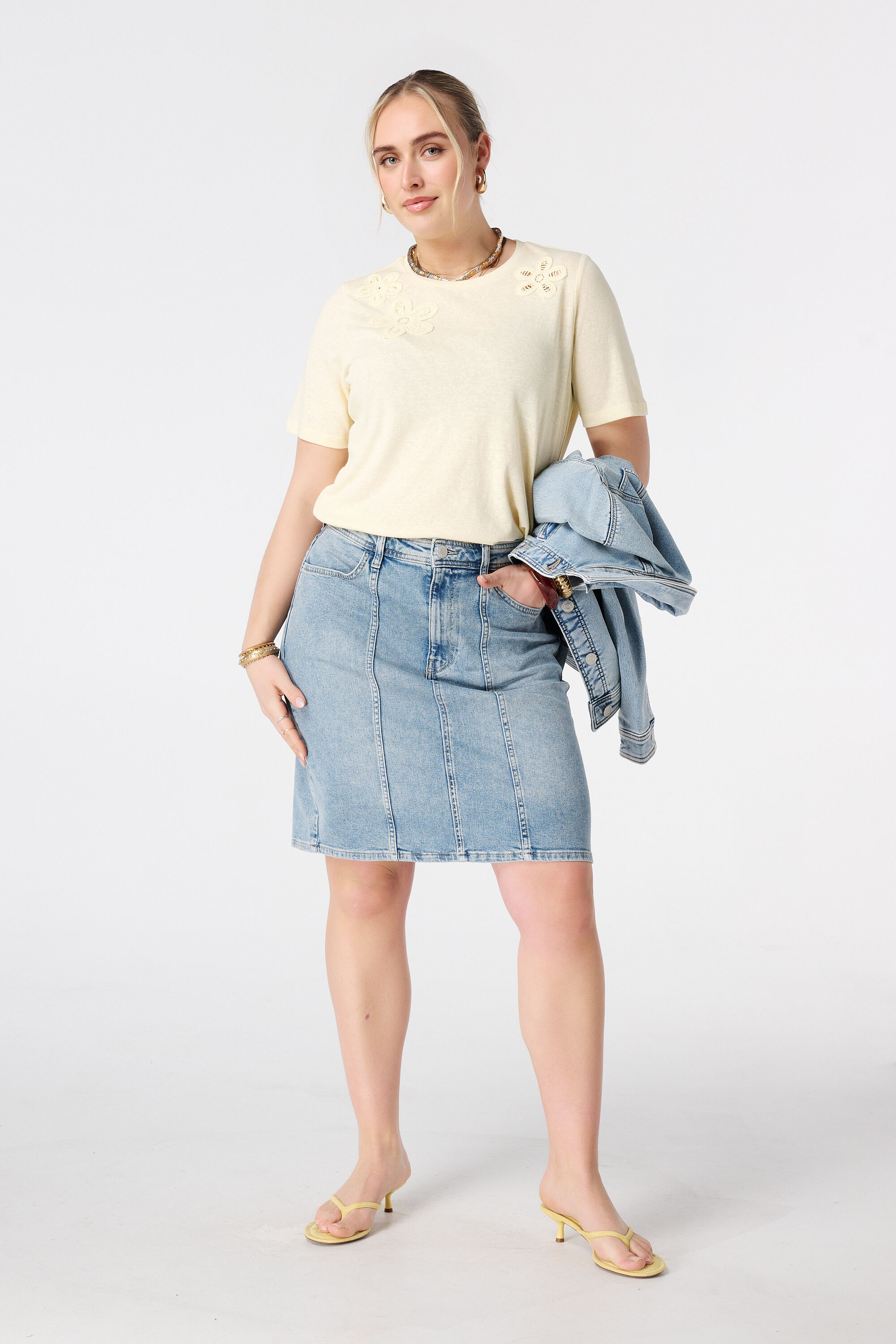 T-Shirt mit 3D-Herzen image number 5