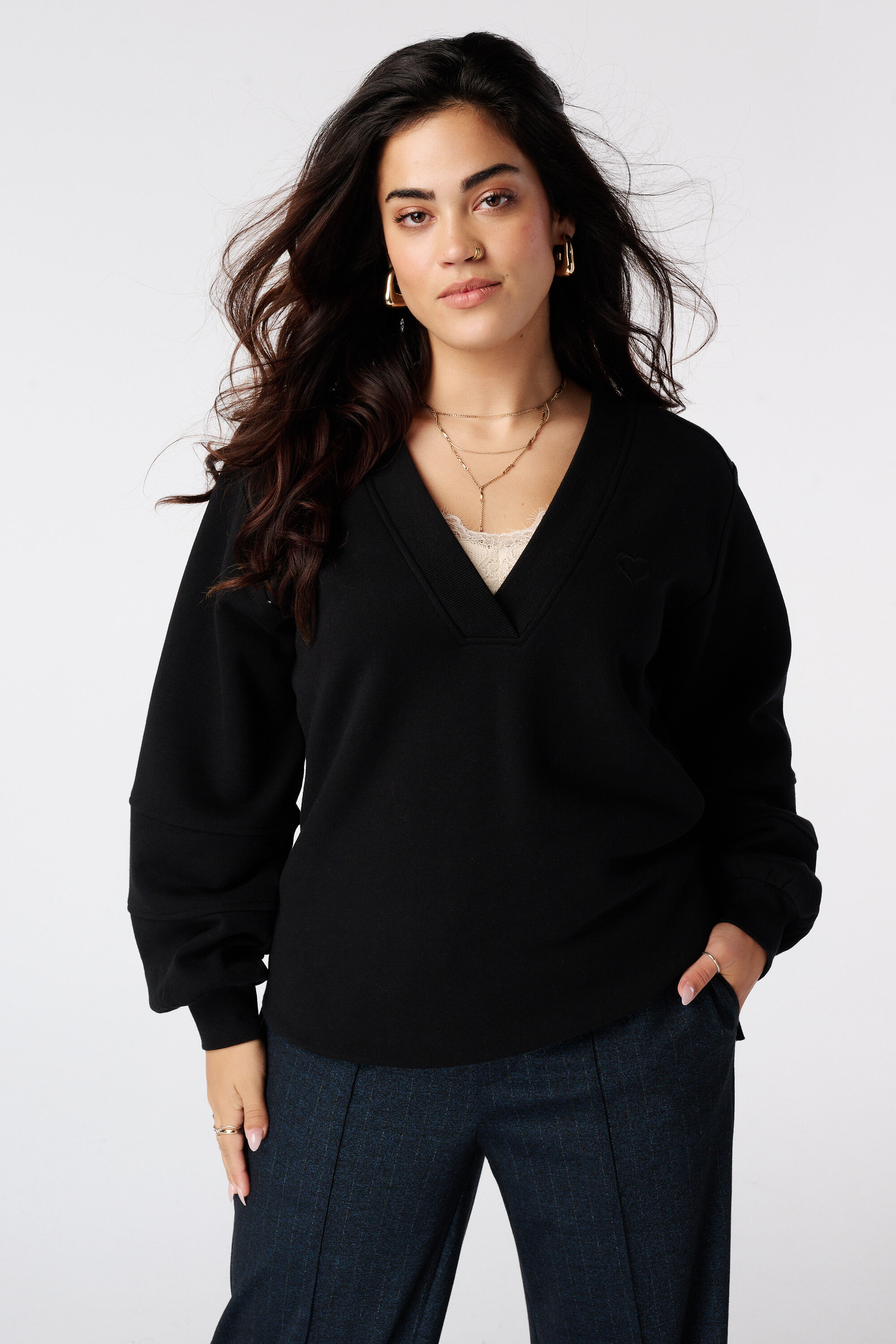 Sweatshirt mit V Ausschnitt image number 0