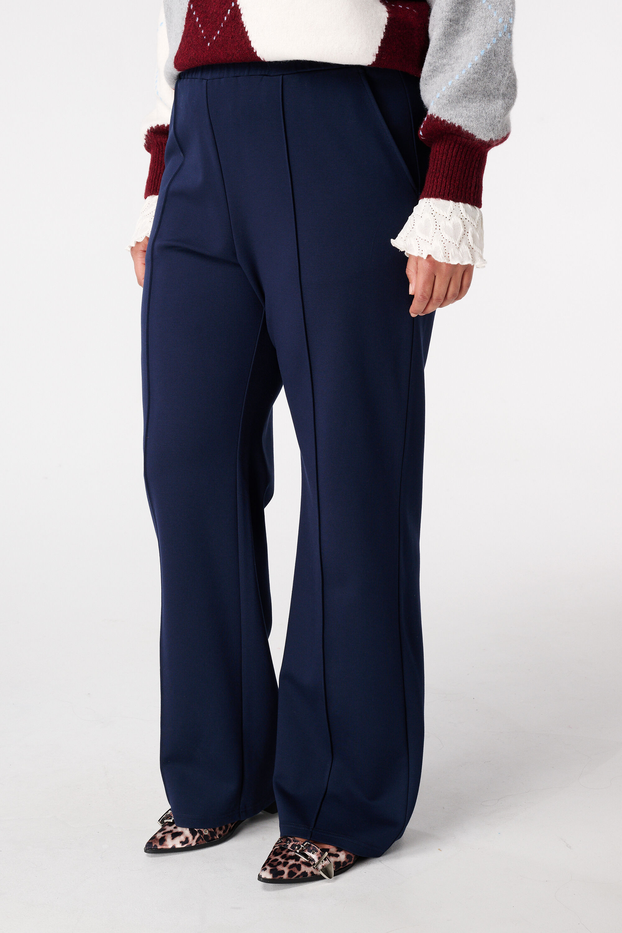 Weit geschnittene Hose mit Ziern&auml;hten image number 5