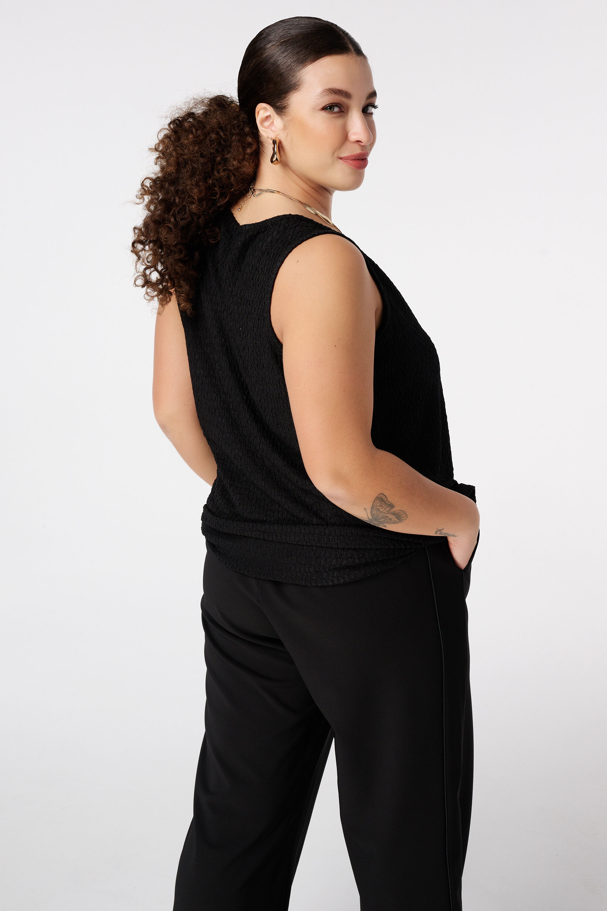 Sleeveless top with texture image number 3