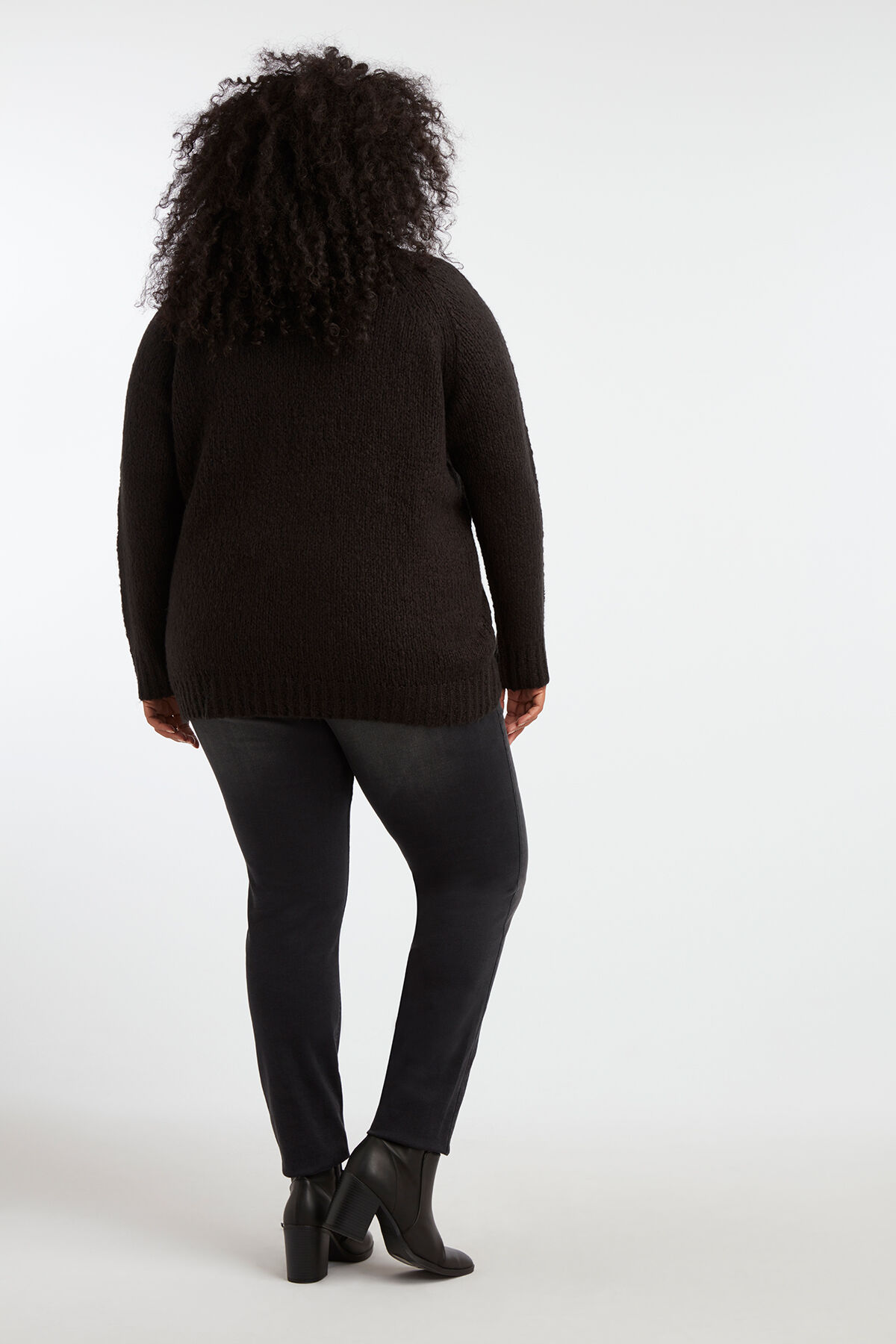 Pullover mit Rundhalsausschnitt image number 5