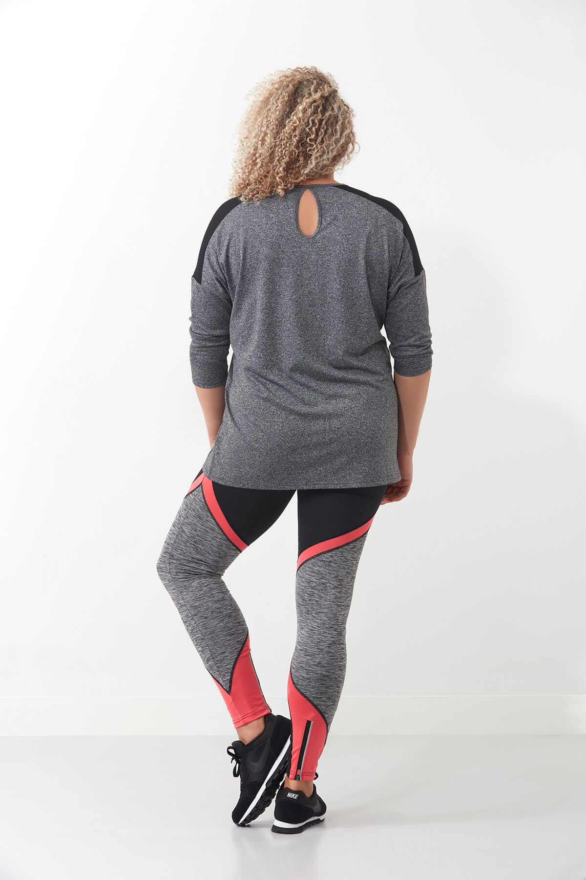 Sportleggings mit Grafikmuster image number 3