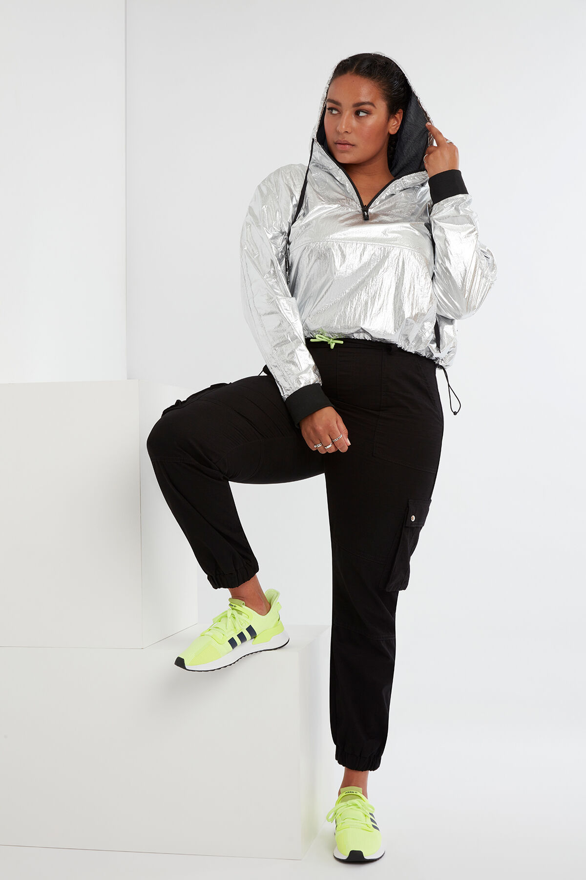 Kurzer Hoodie  image number 3