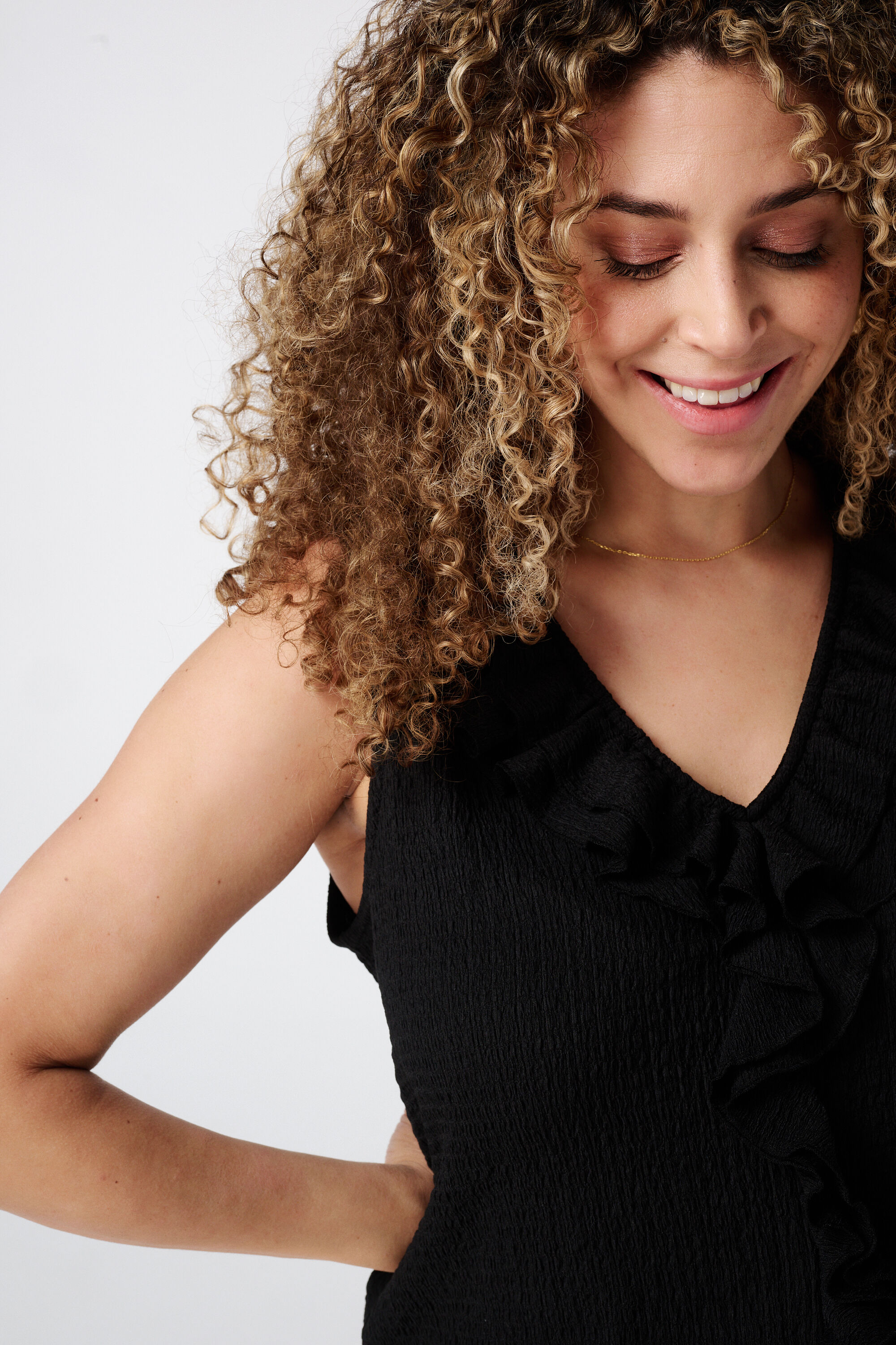 Top mit R&uuml;schendetails  image number 4