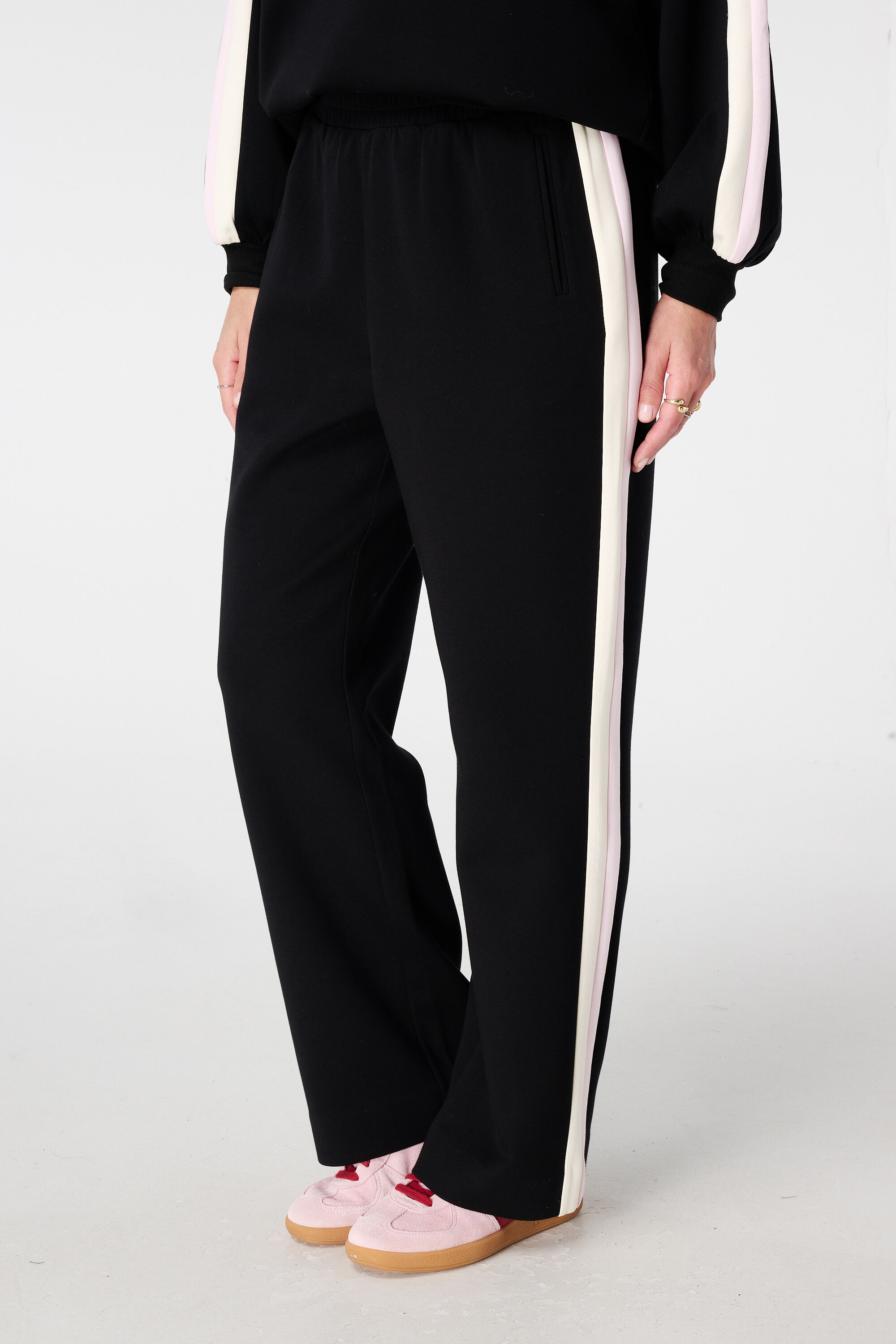 Hose mit Seitenstreifen image number 5