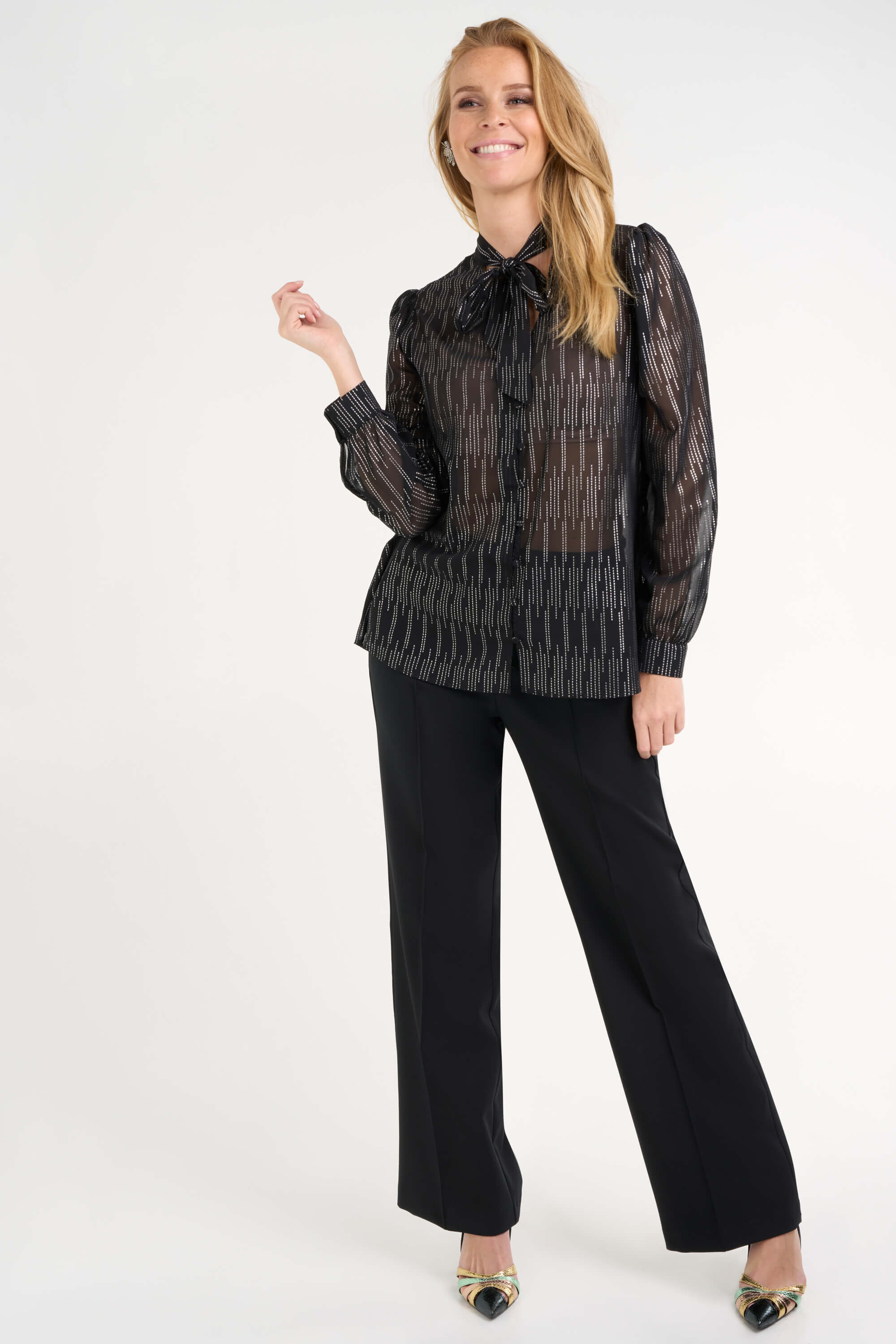 Bluse mit silbernem Print  image number 4