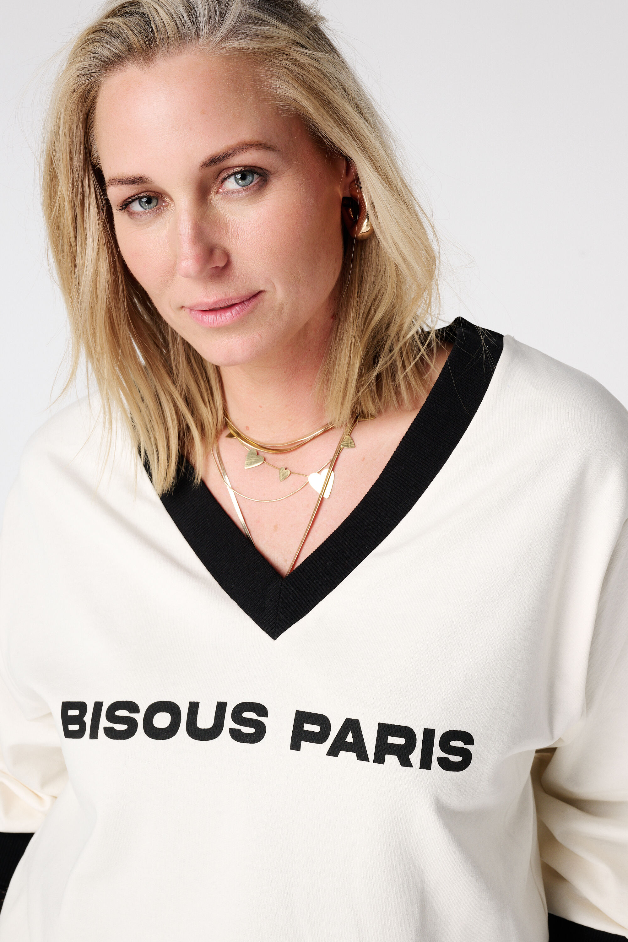 Sweater mit V-Ausschnitt und kontrastierenden B&uuml;ndchen  image number 4