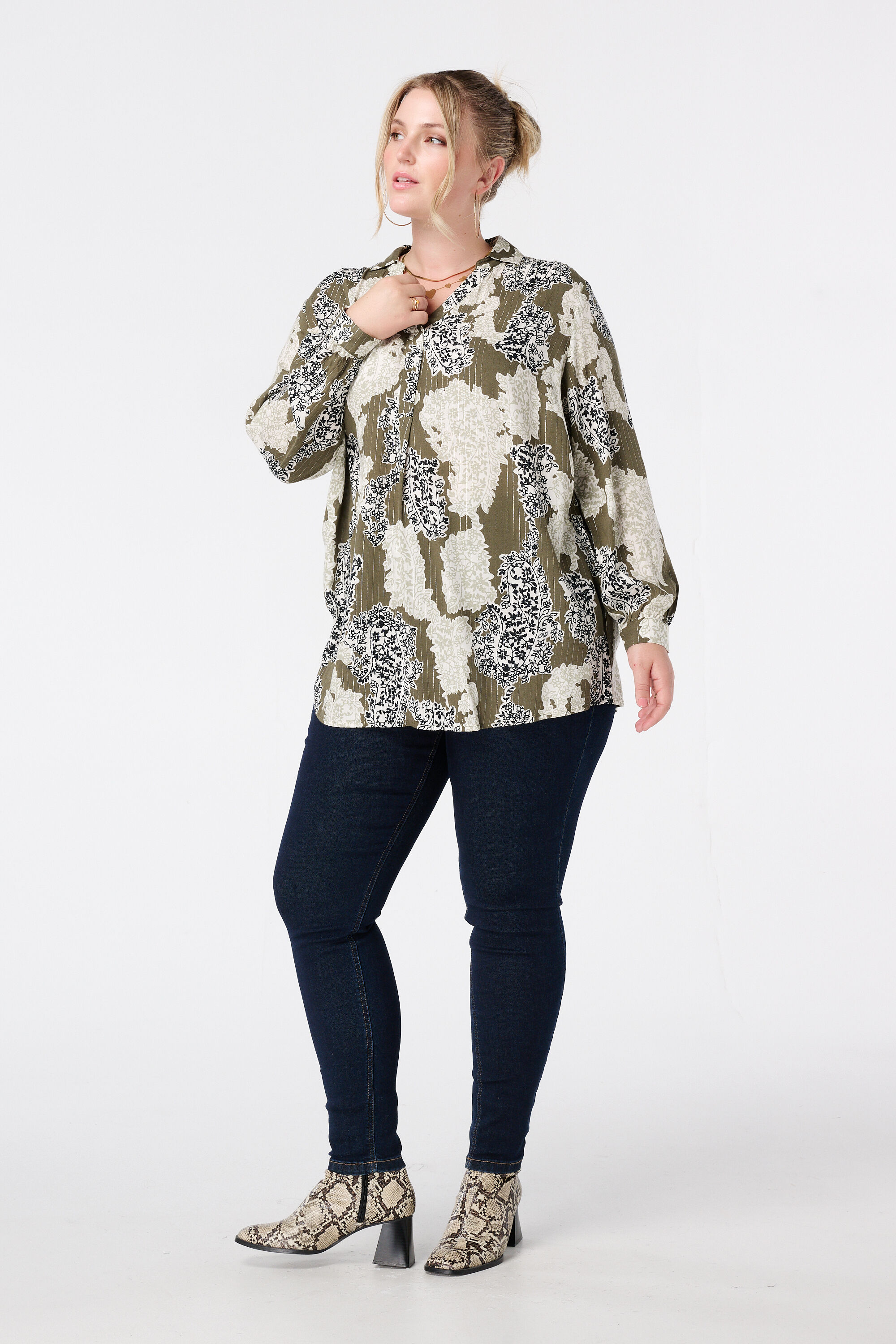 Bluse mit Print image number 5