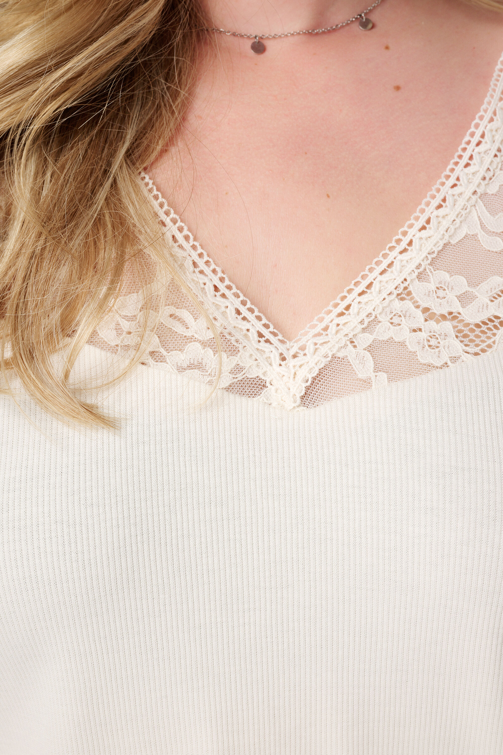 Rippen-T-Shirt mit Spitze image number 6