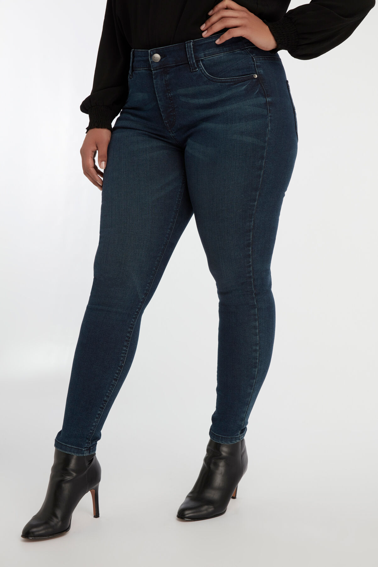 Magic Simplicity SHAPES Jeans image number 5