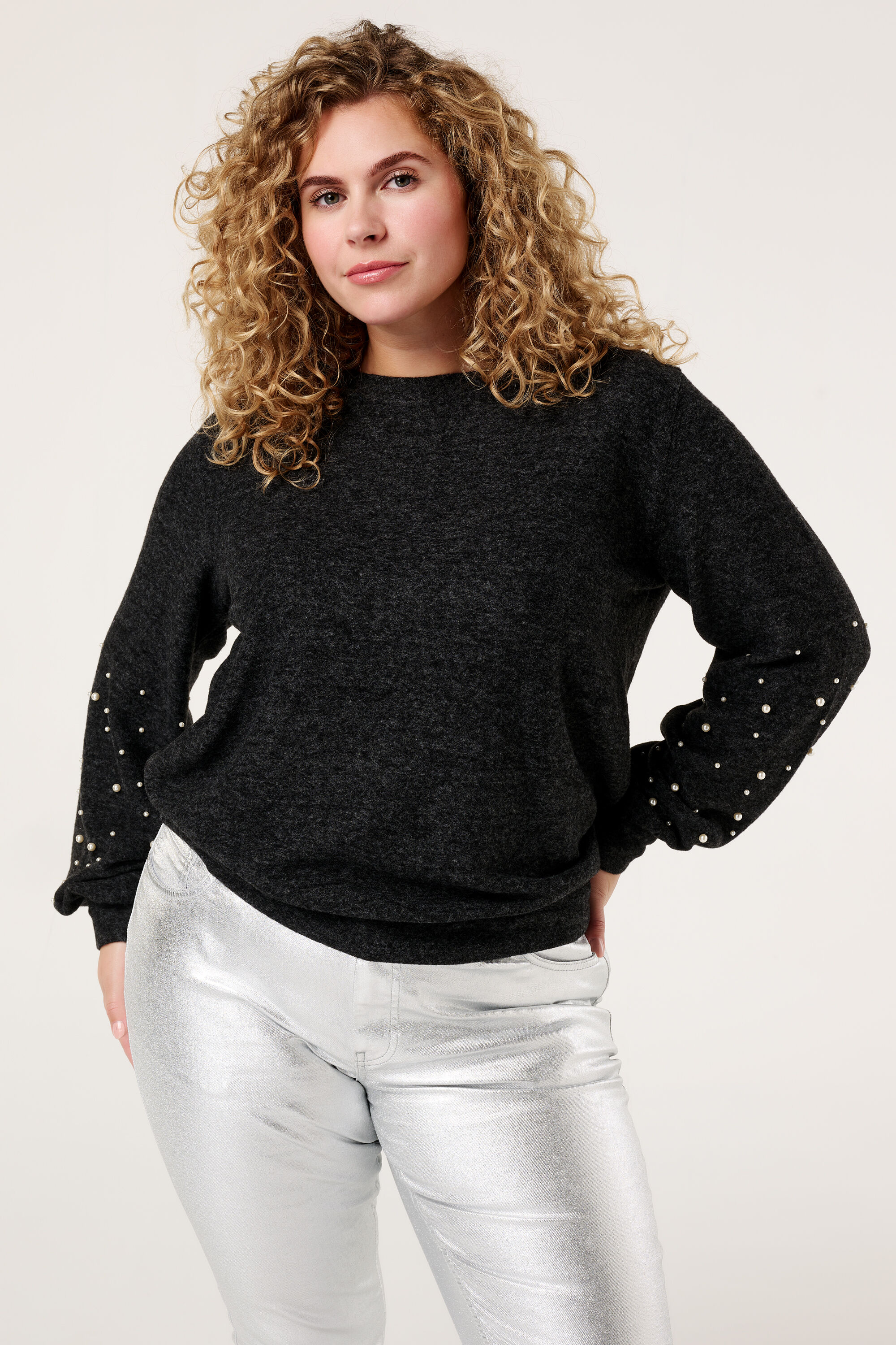 Pullover mit Perlen image number 5