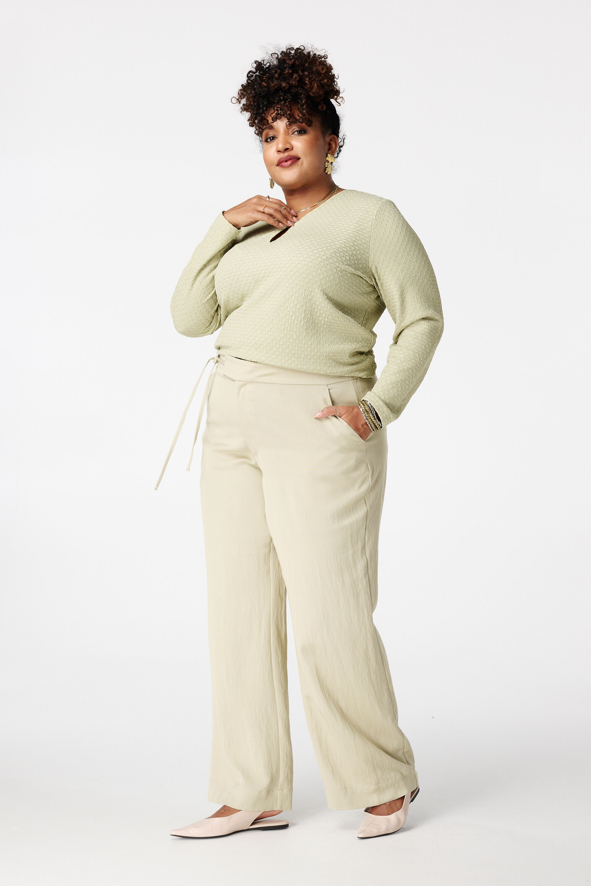 Top mit durchbrochenem Detail image number 5