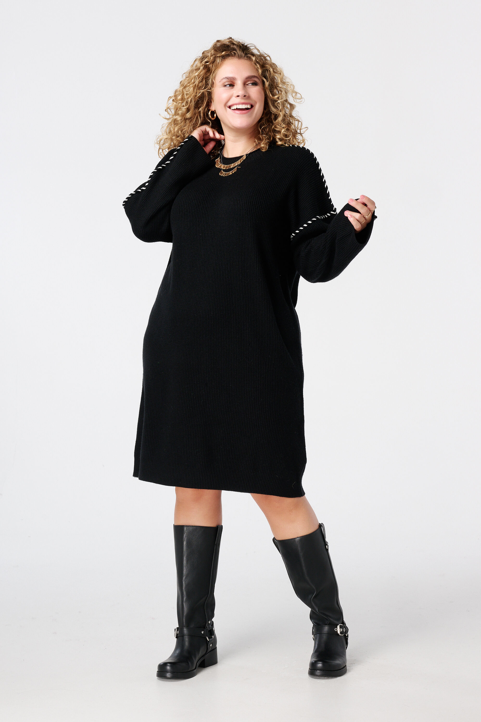 Strickkleid mit Ziern&auml;hten