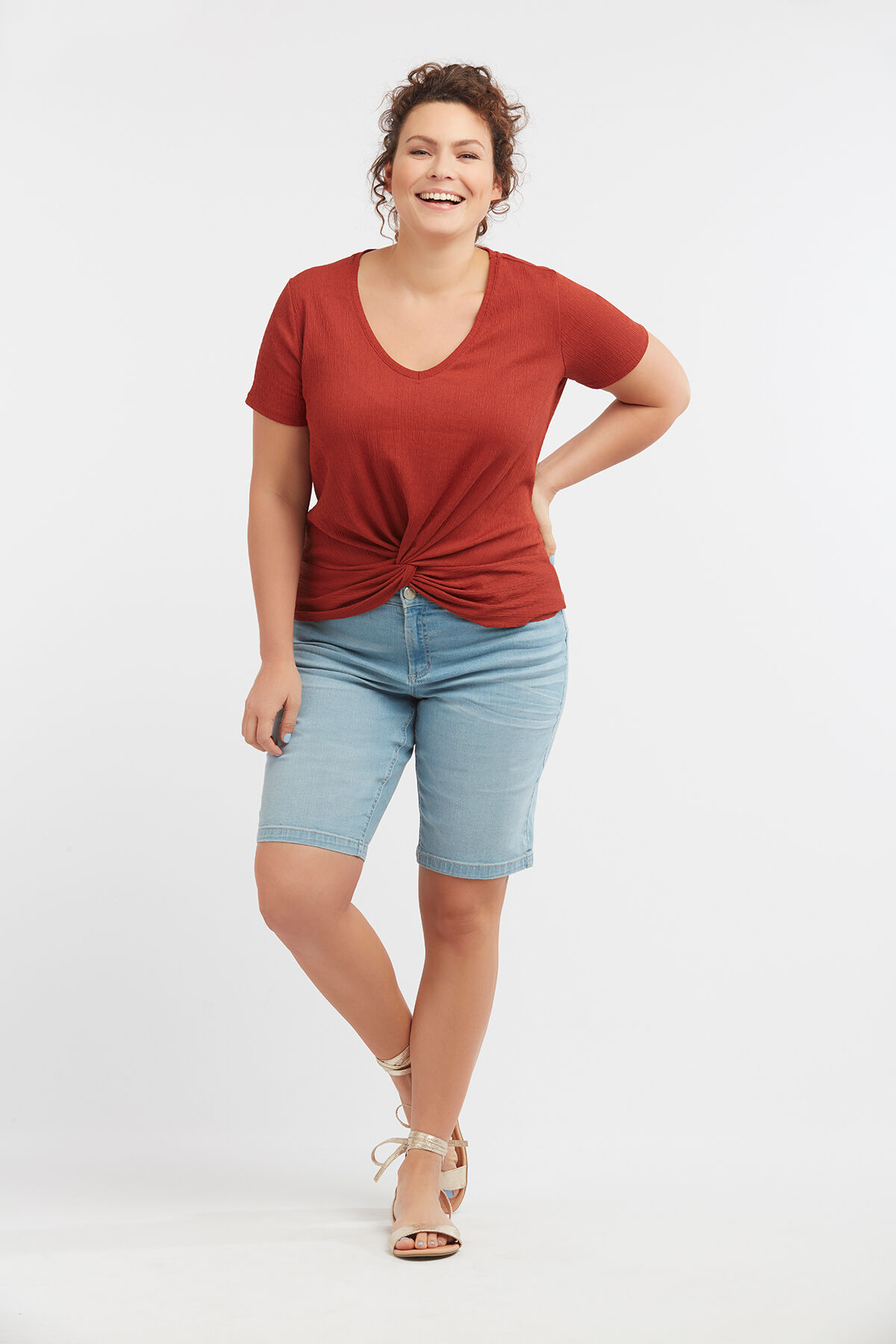 T-Shirt mit Knopf image number 3