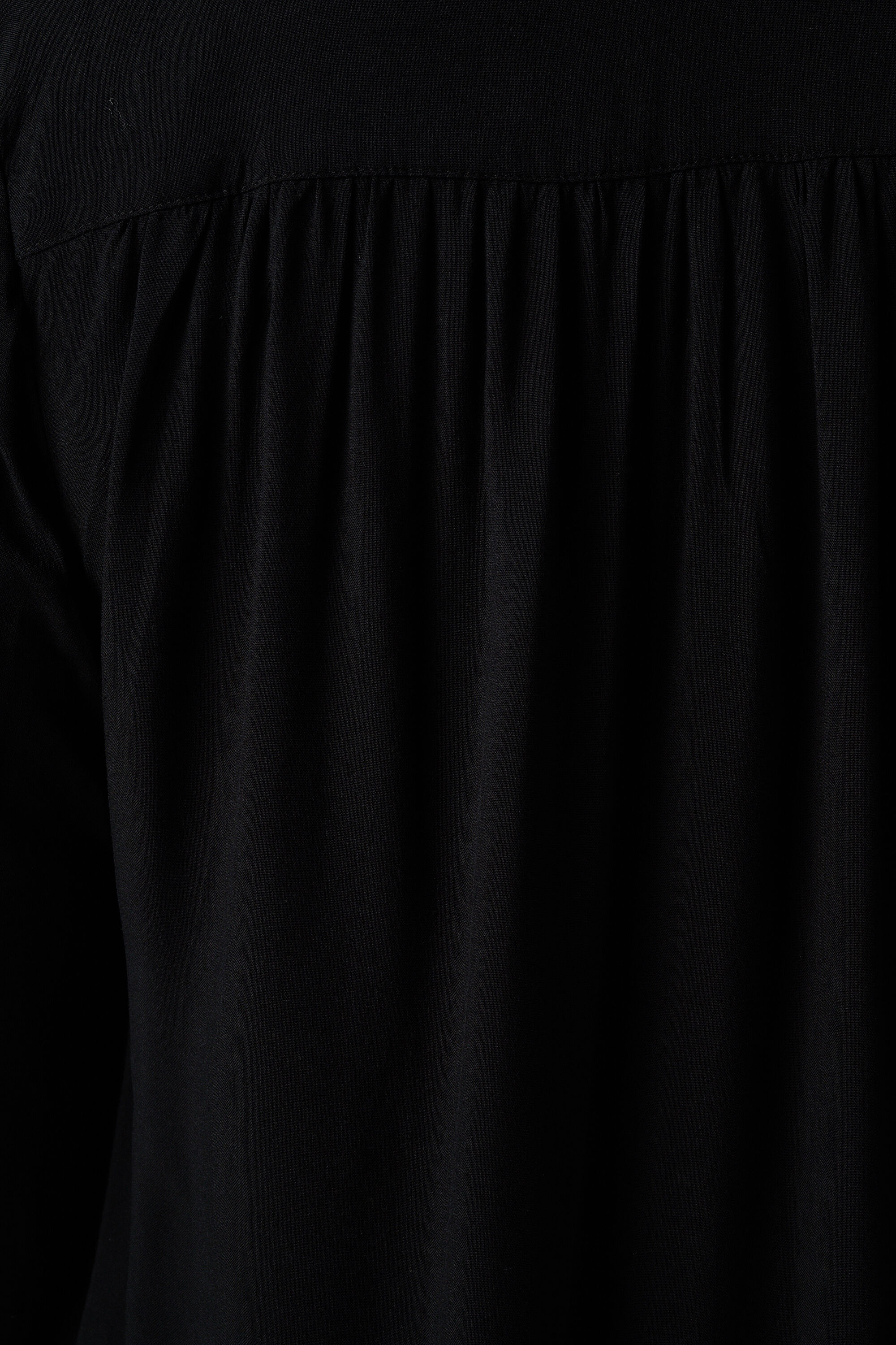 Weite Bluse mit V-Ausschnitt image number 6