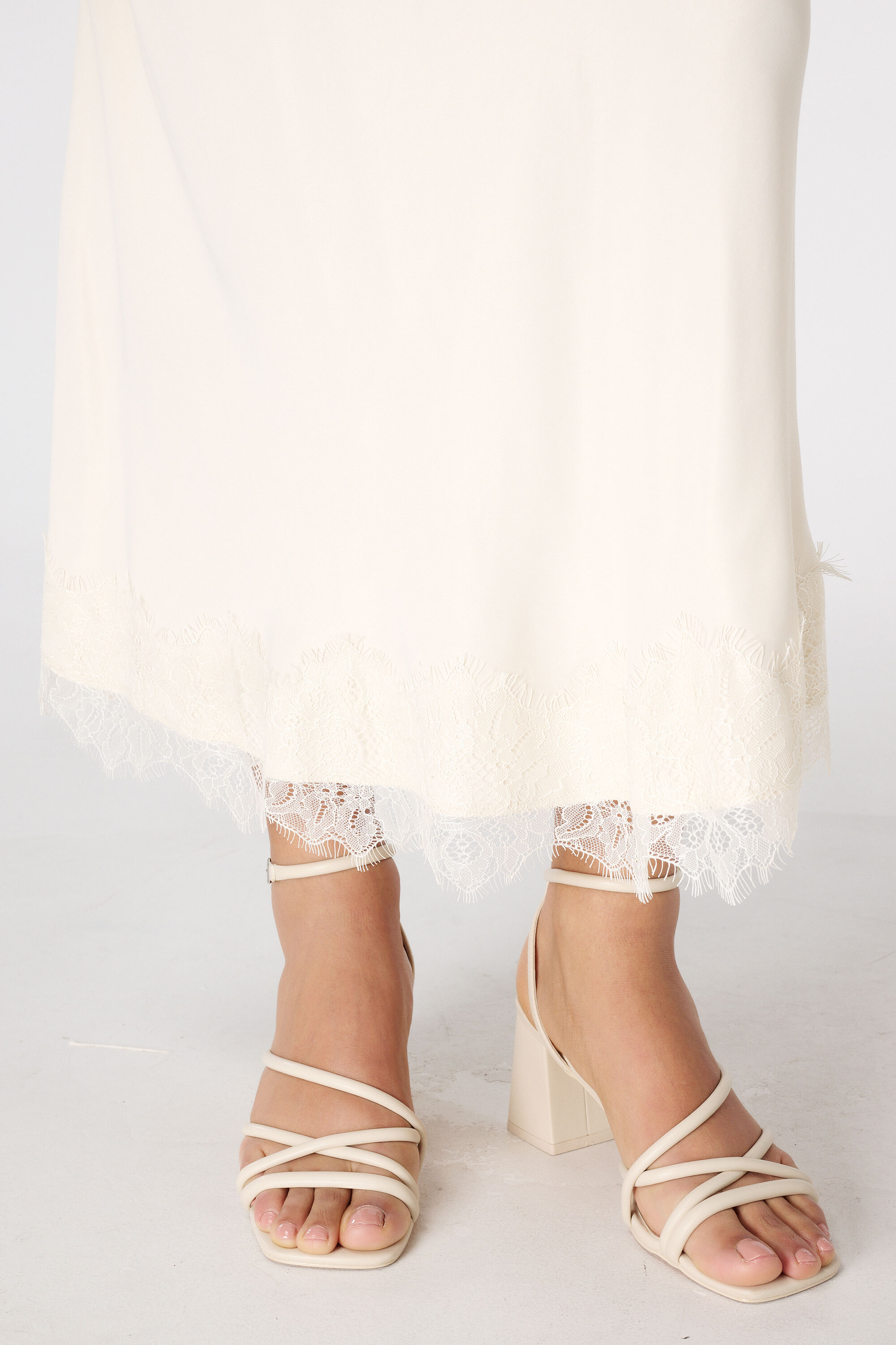 Satin Midi Rock mit Spitze image number 4