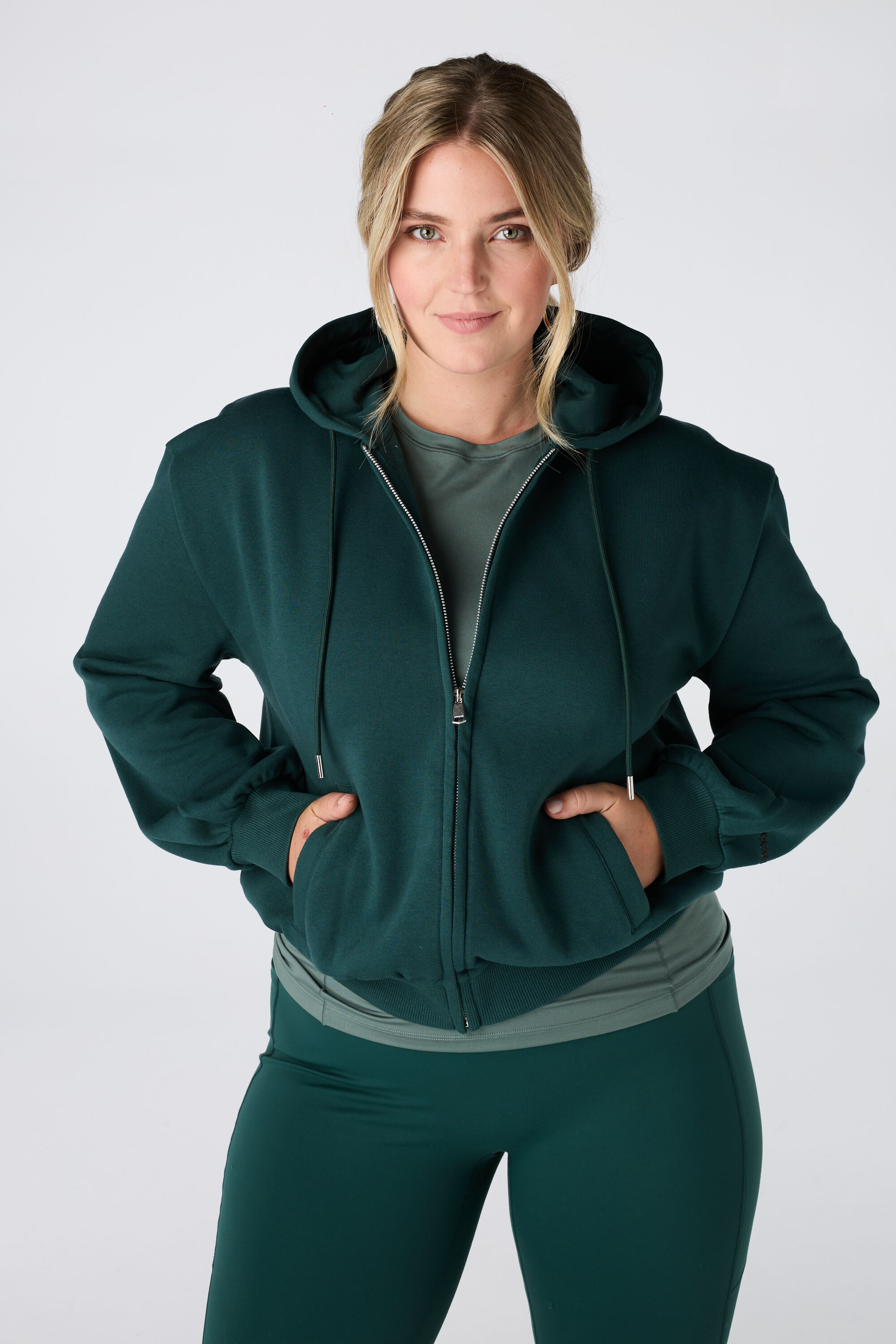 Sweatjacke mit Kapuze image number 0