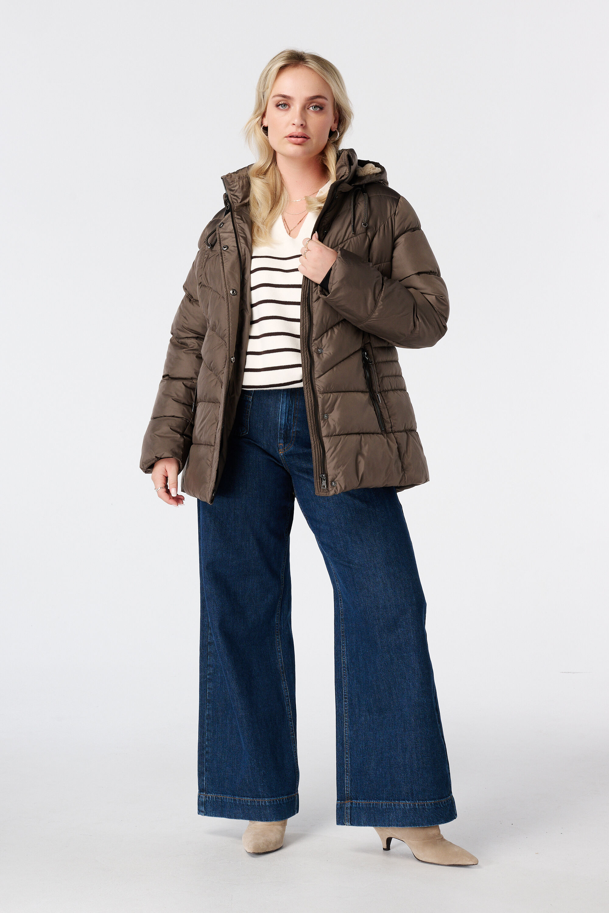 Gesteppte Jacke mit Kapuze image number 3