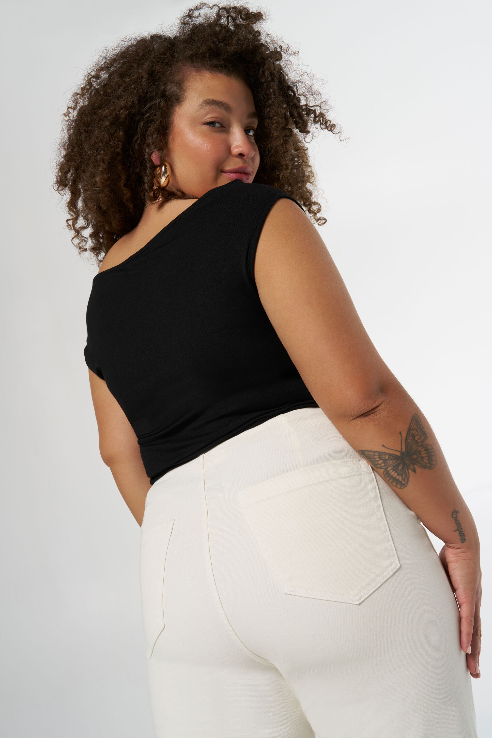 Hose mit weitem Bein und goldenen Kn&ouml;pfen image number 4