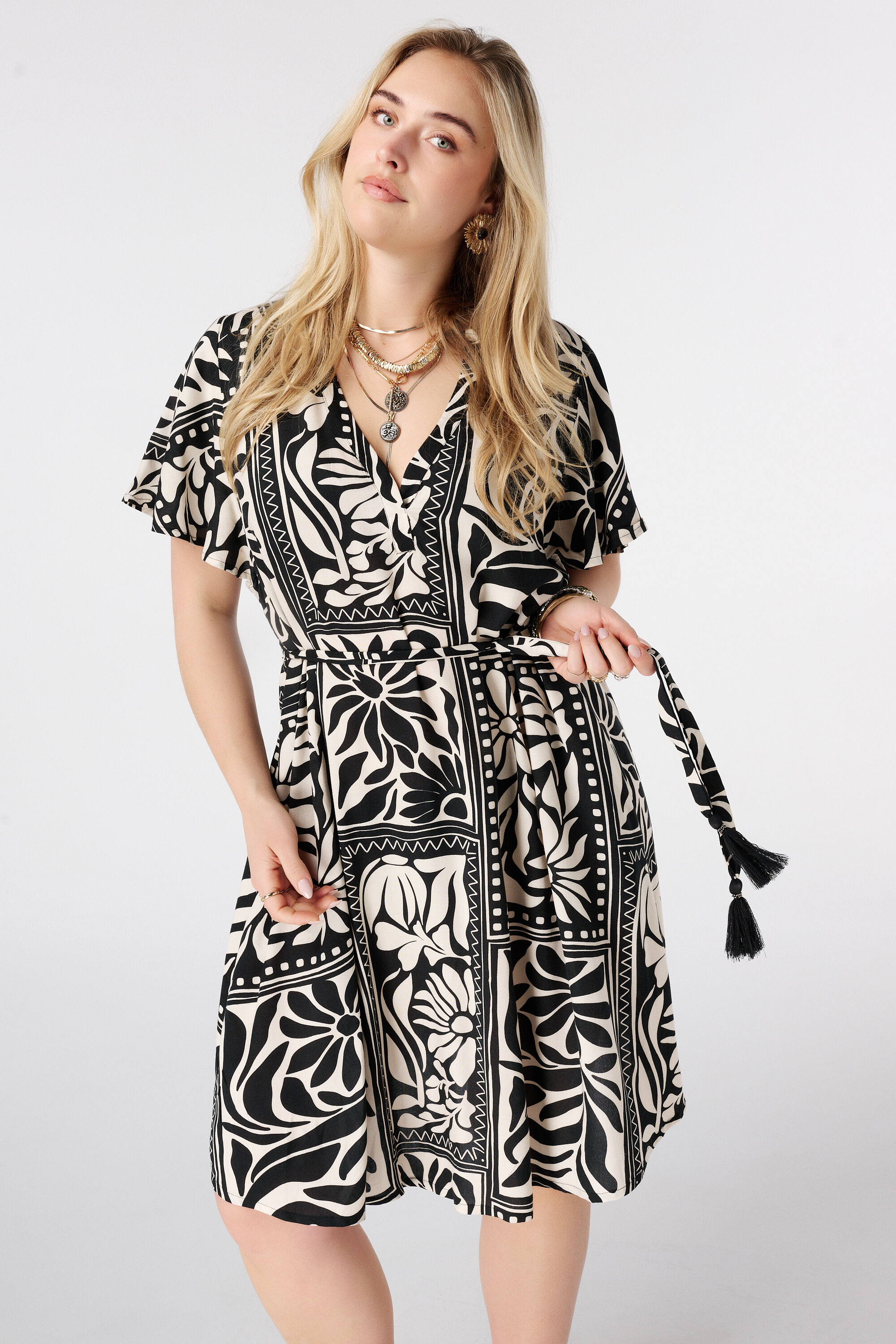 Kleid mit G&uuml;rtel image number 5