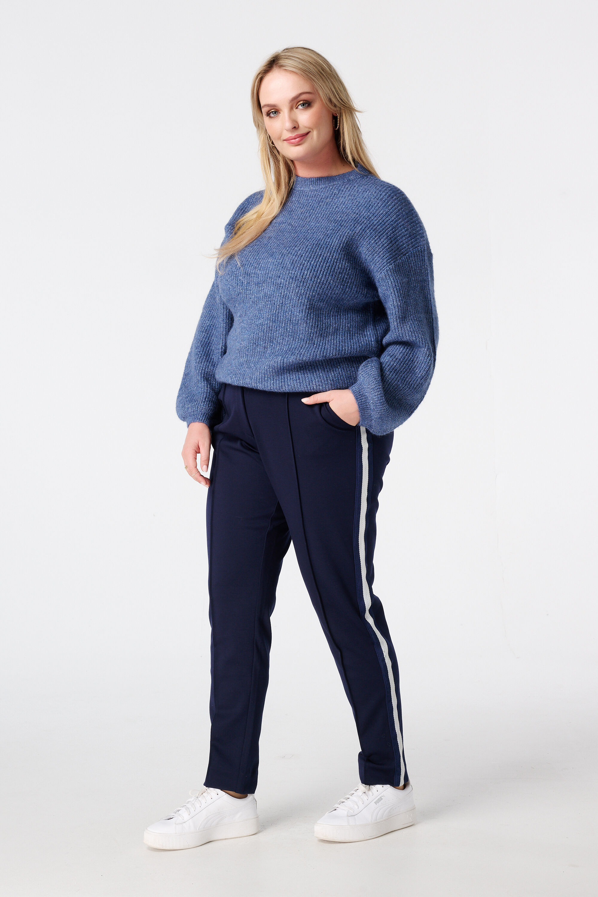 Tapered Hose mit seitlicher Paspelierung