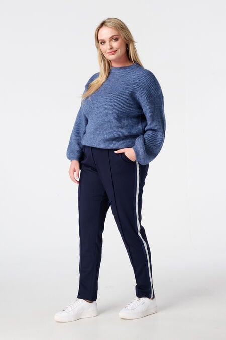 Tapered Hose mit seitlicher Paspelierung Tapered Hose mit seitlicher Paspelierung