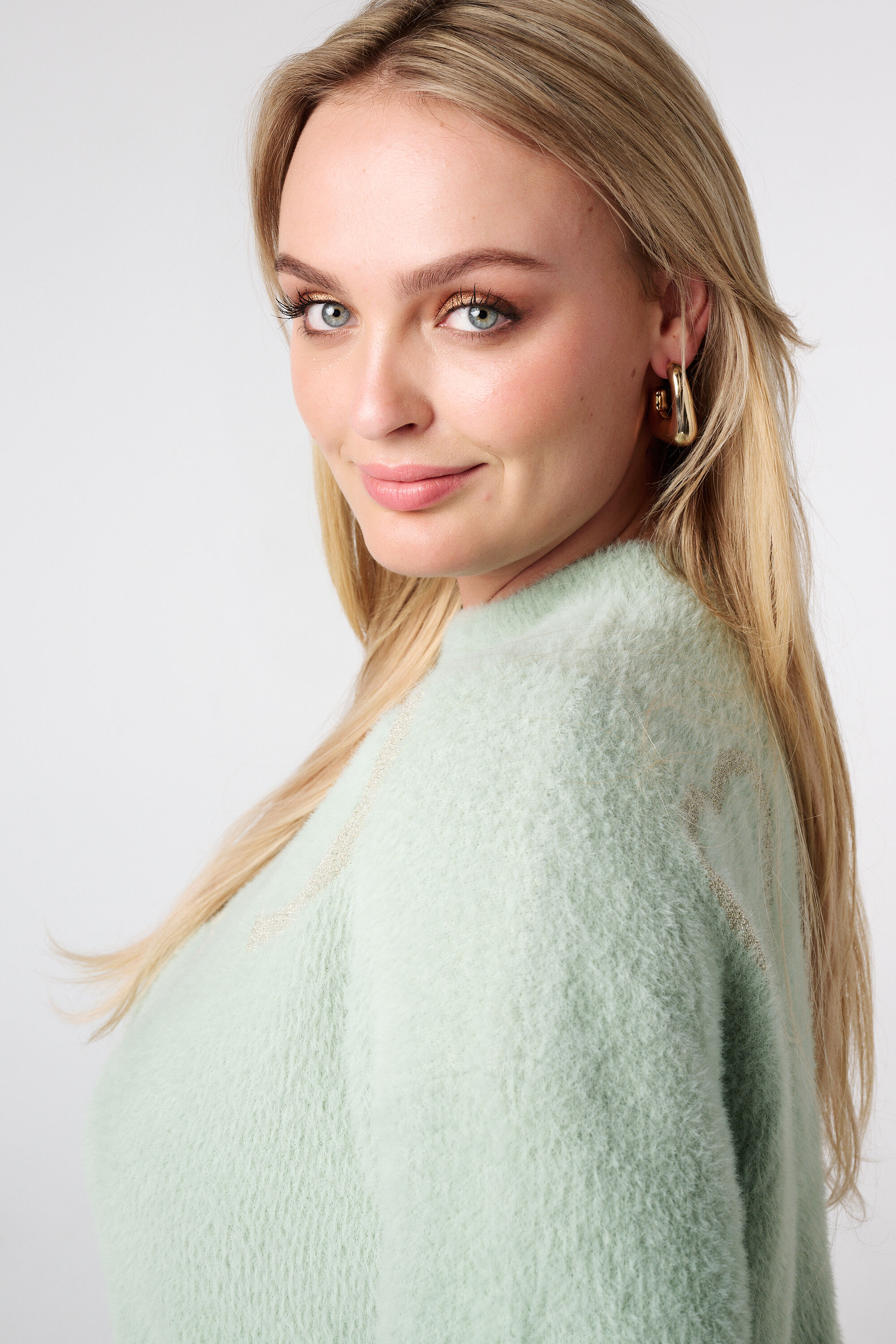 Weicher Pullover mit Herzchen image number 4