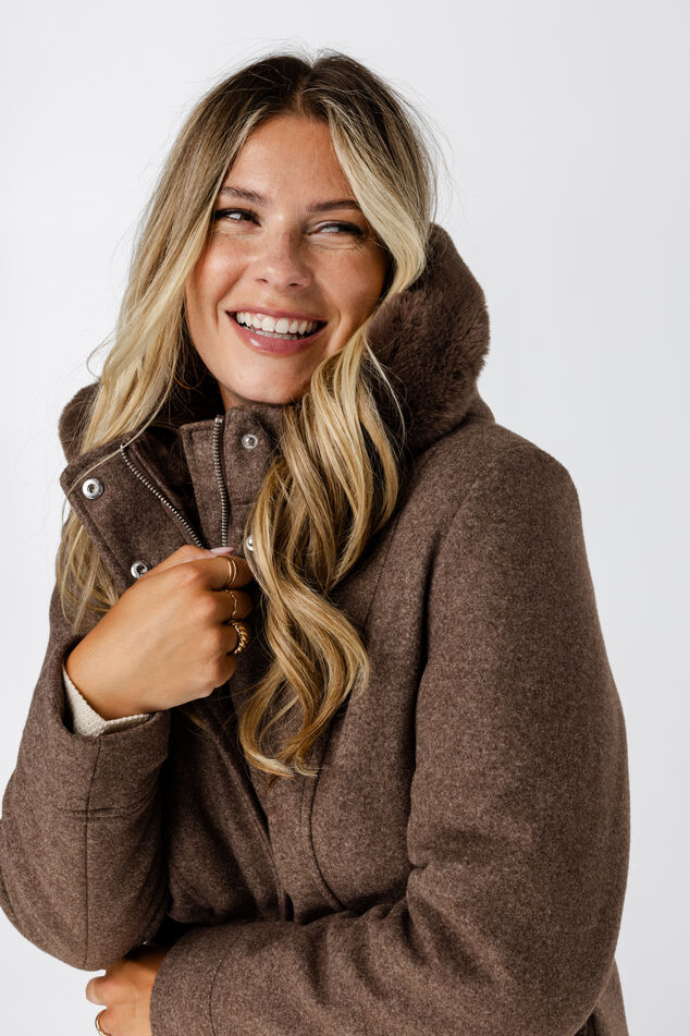 Gepolsterte Jacke mit Reißverschluss image number 4