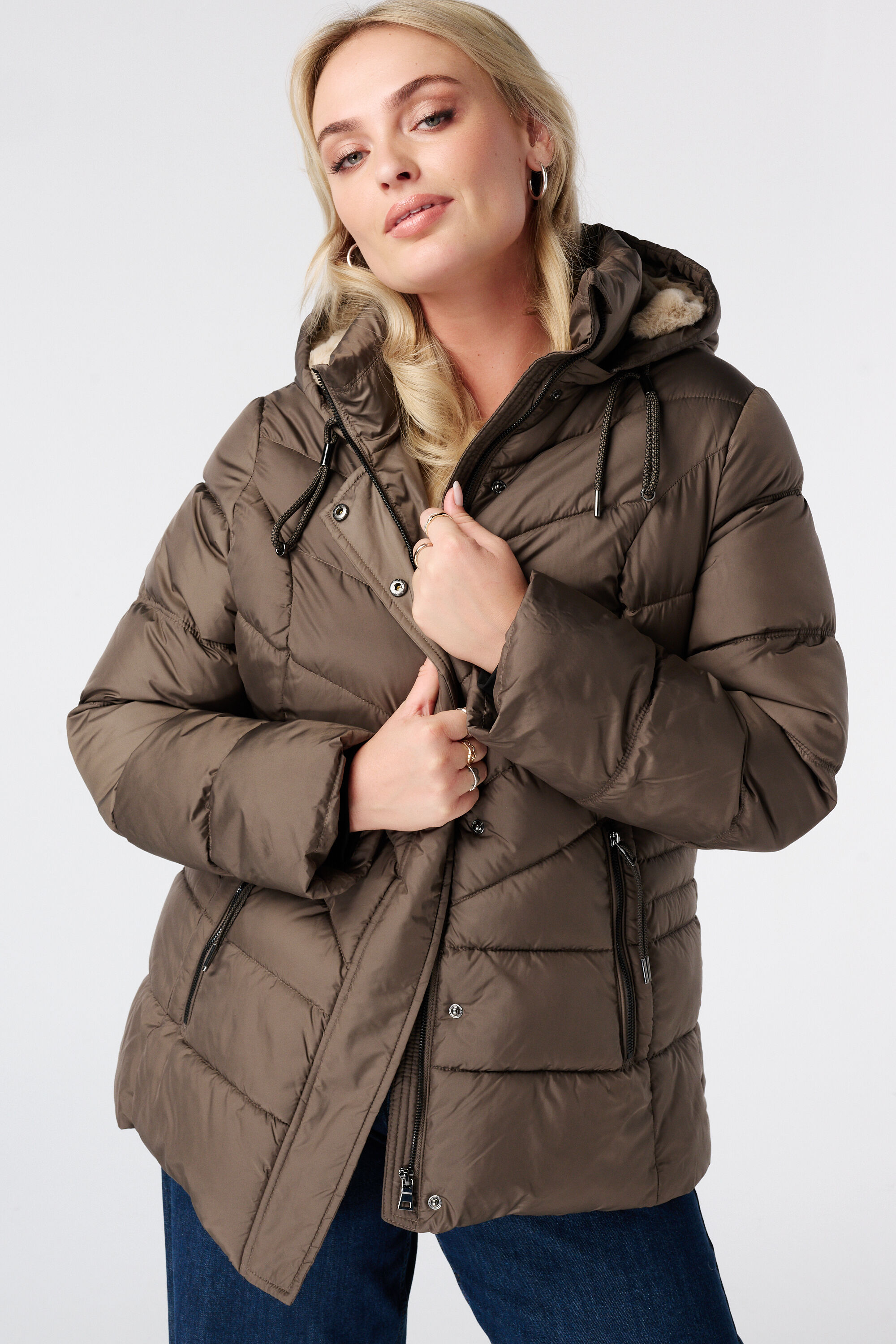 Gesteppte Jacke mit Kapuze image number 2