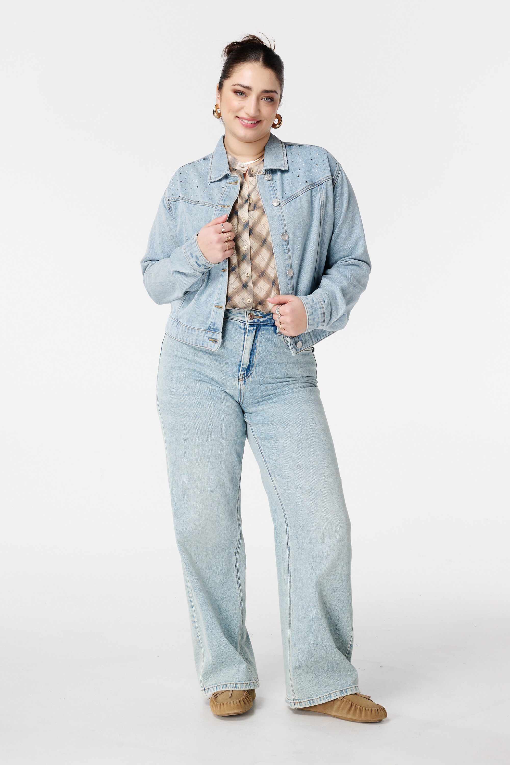 Jeansjacke mit Nieten image number 5