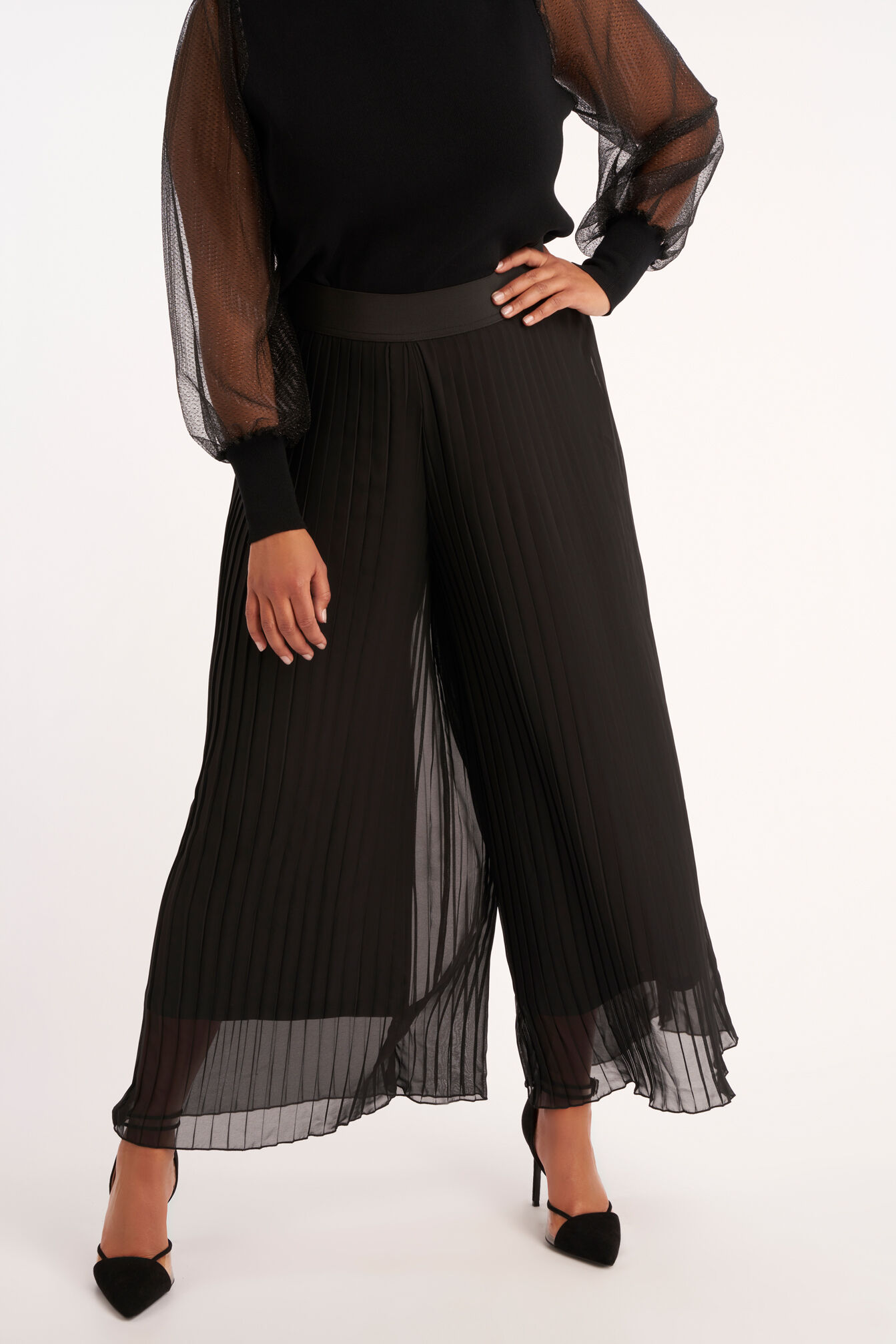 Weite Hose mit Plissees image number 4