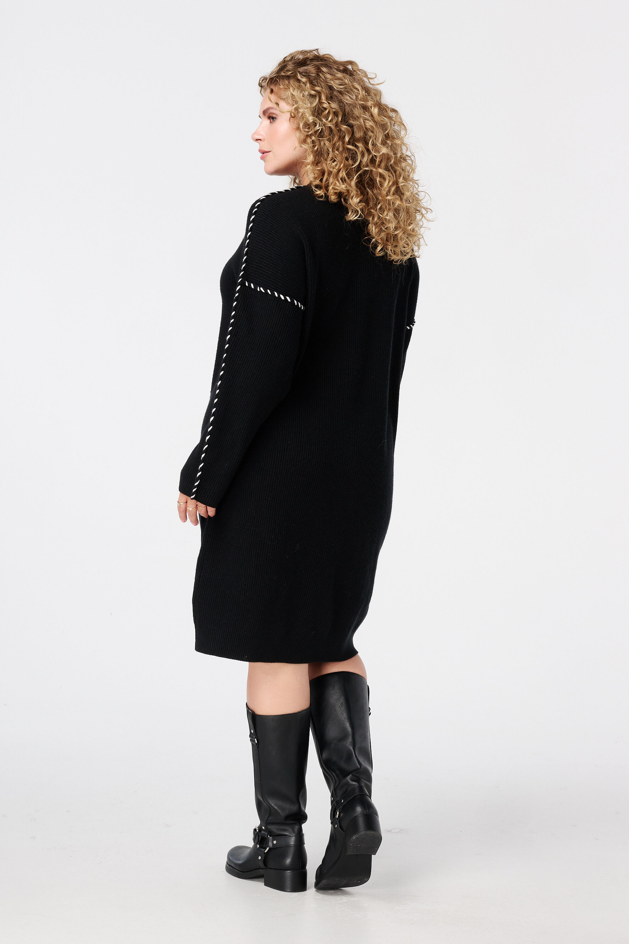 Strickkleid mit Ziern&auml;hten image number 3