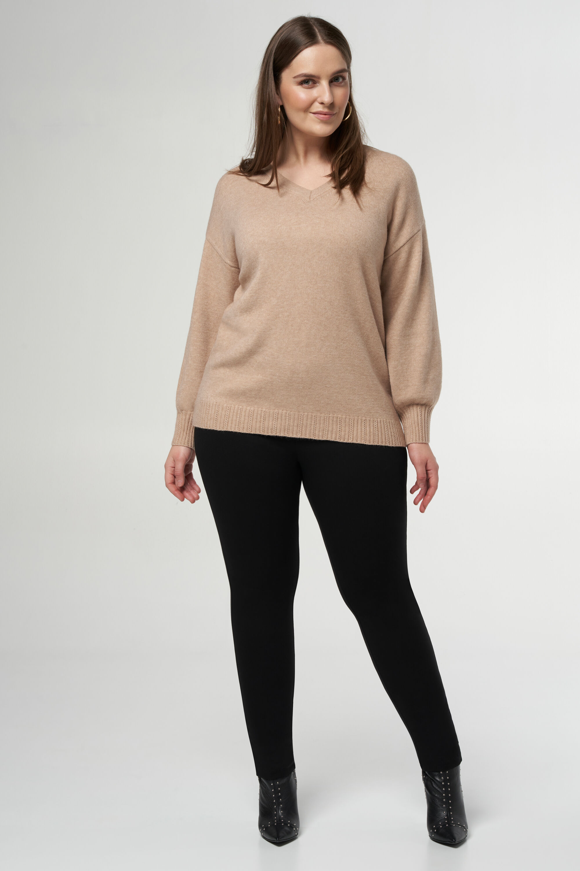 Feinstrick-Pullover mit V-Ausschnitt  image number 5