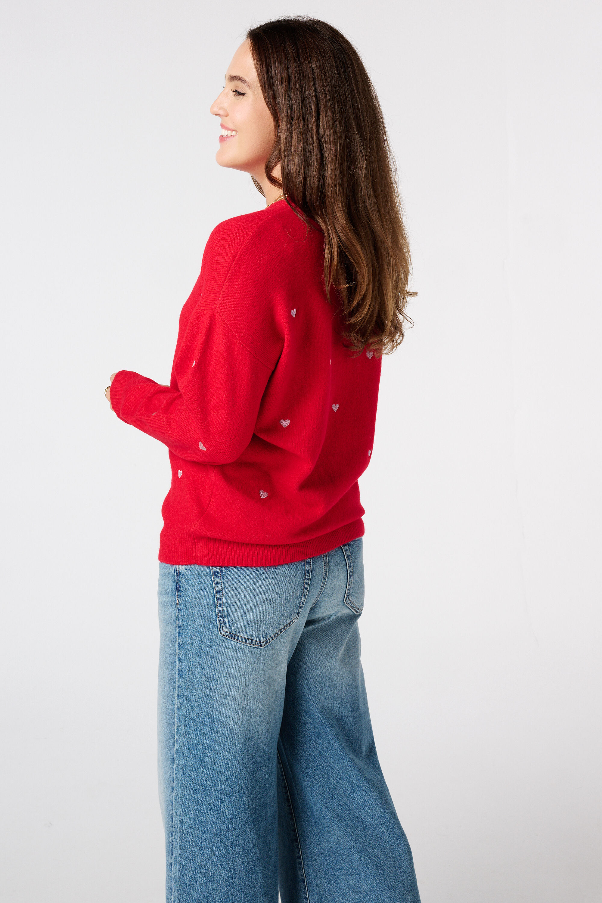 Fein gestrickter Pullover mit gestickten Herzen image number 3