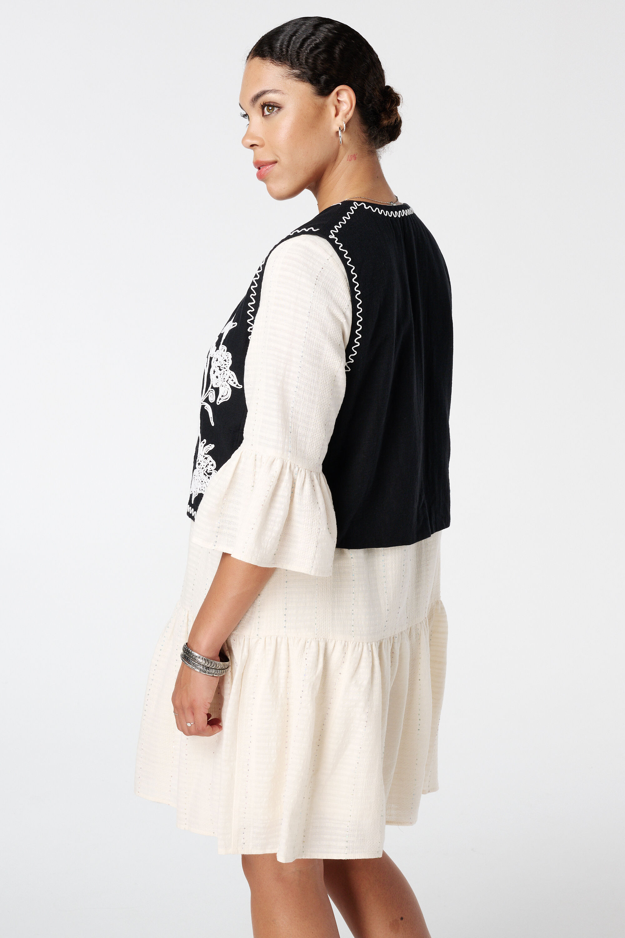 Bestickte Weste image number 3