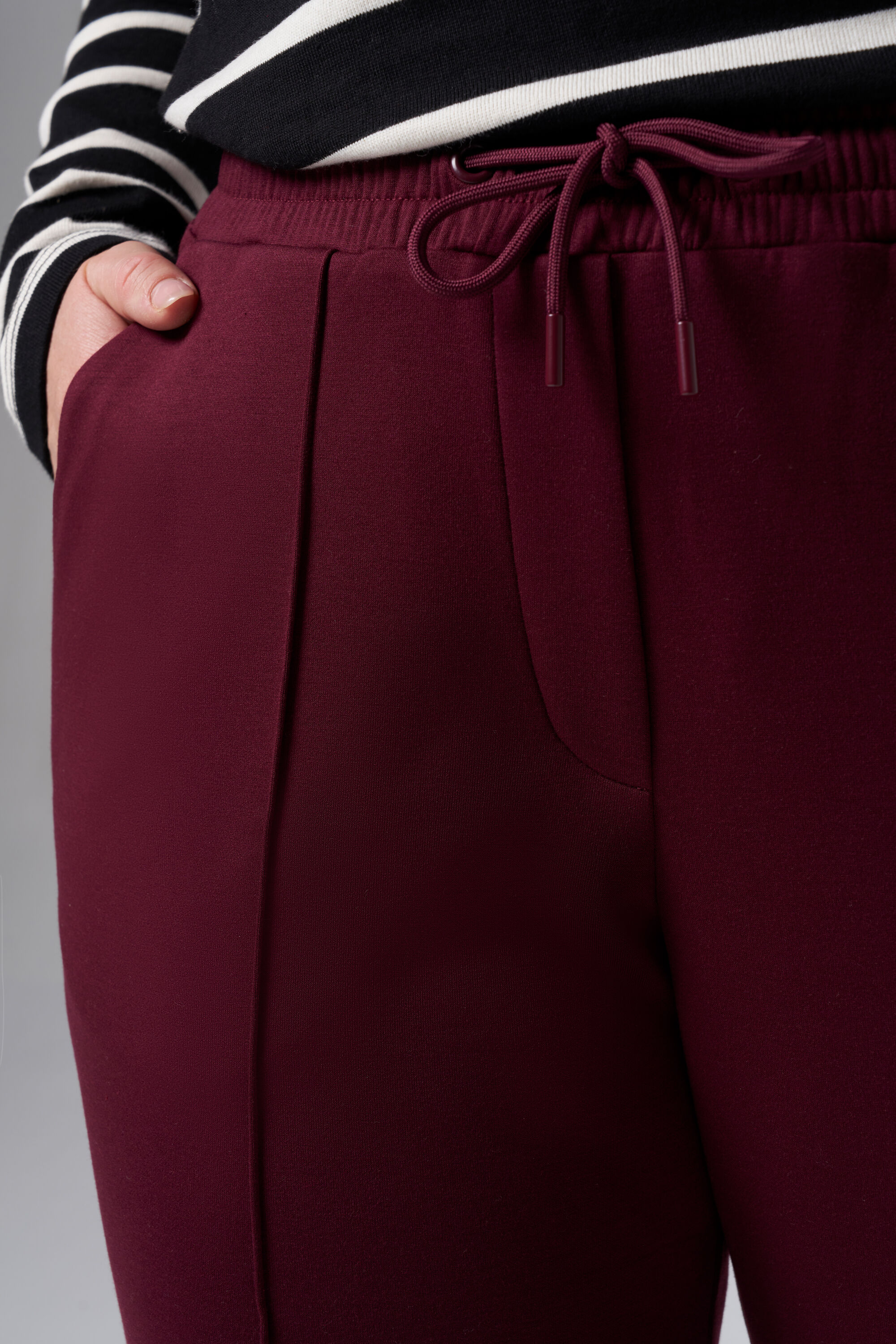 Jeans mit Ziernaht  image number 4