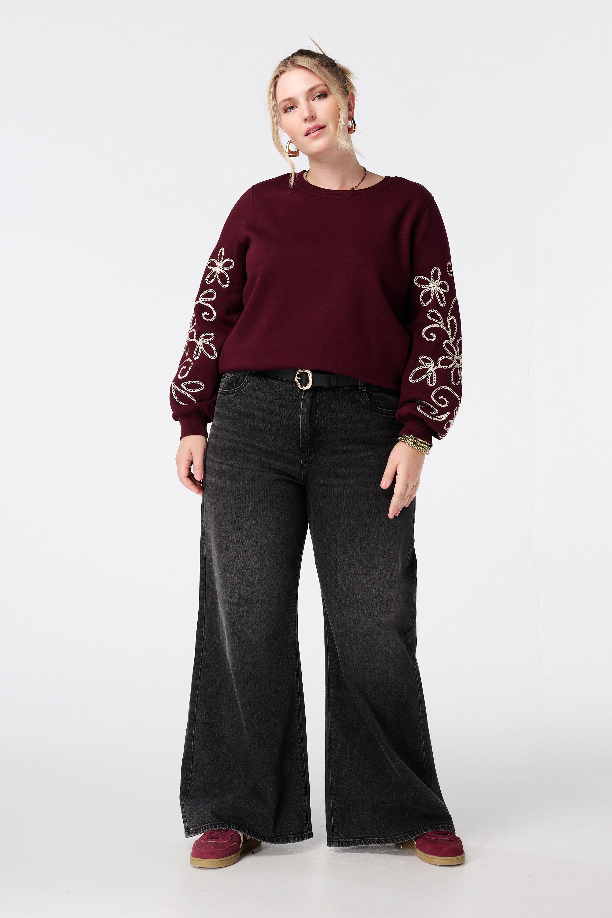 Pullover mit Stickdetails image number 5